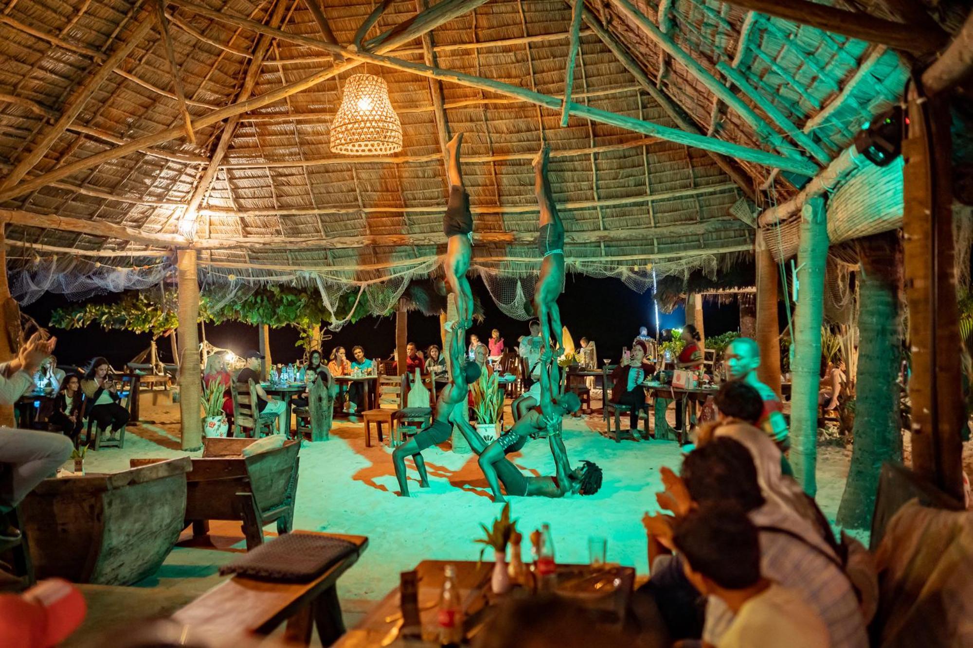 Pili Pili Beach Hotel 4*