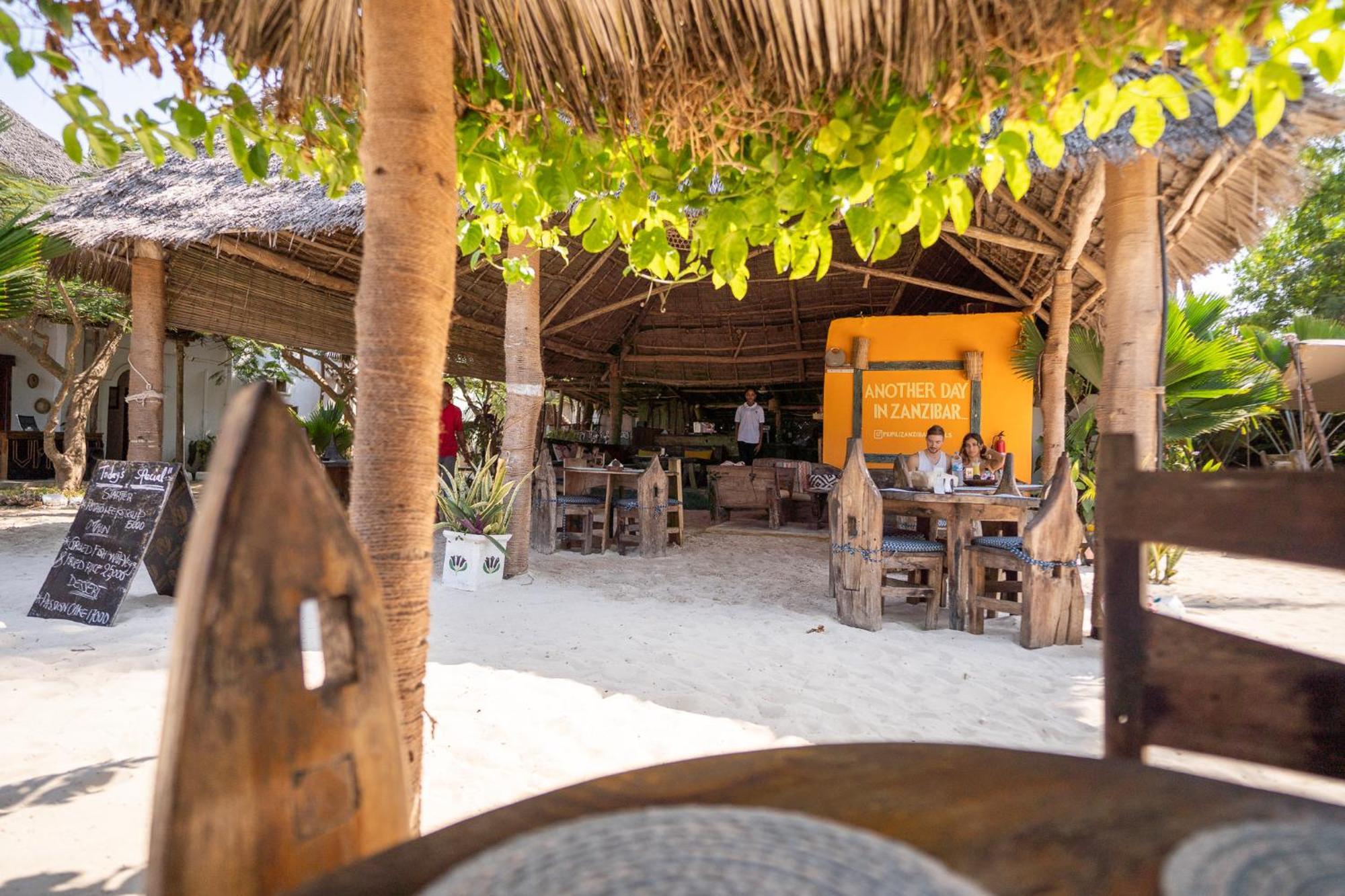 Hotel Pili Pili Beach 4*