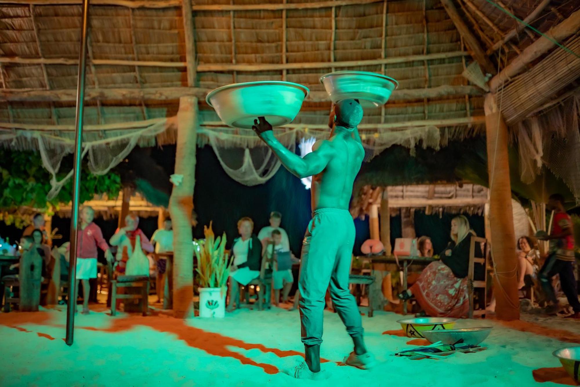 Hotel Pili Pili Beach