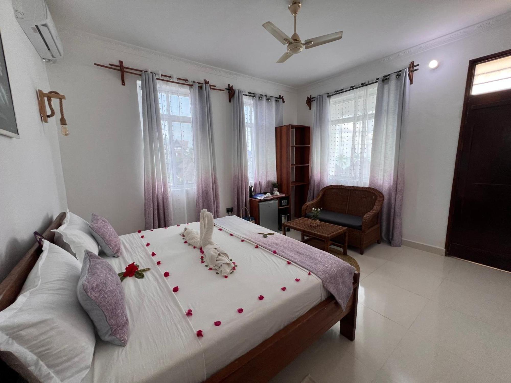 Hotel Front 3*