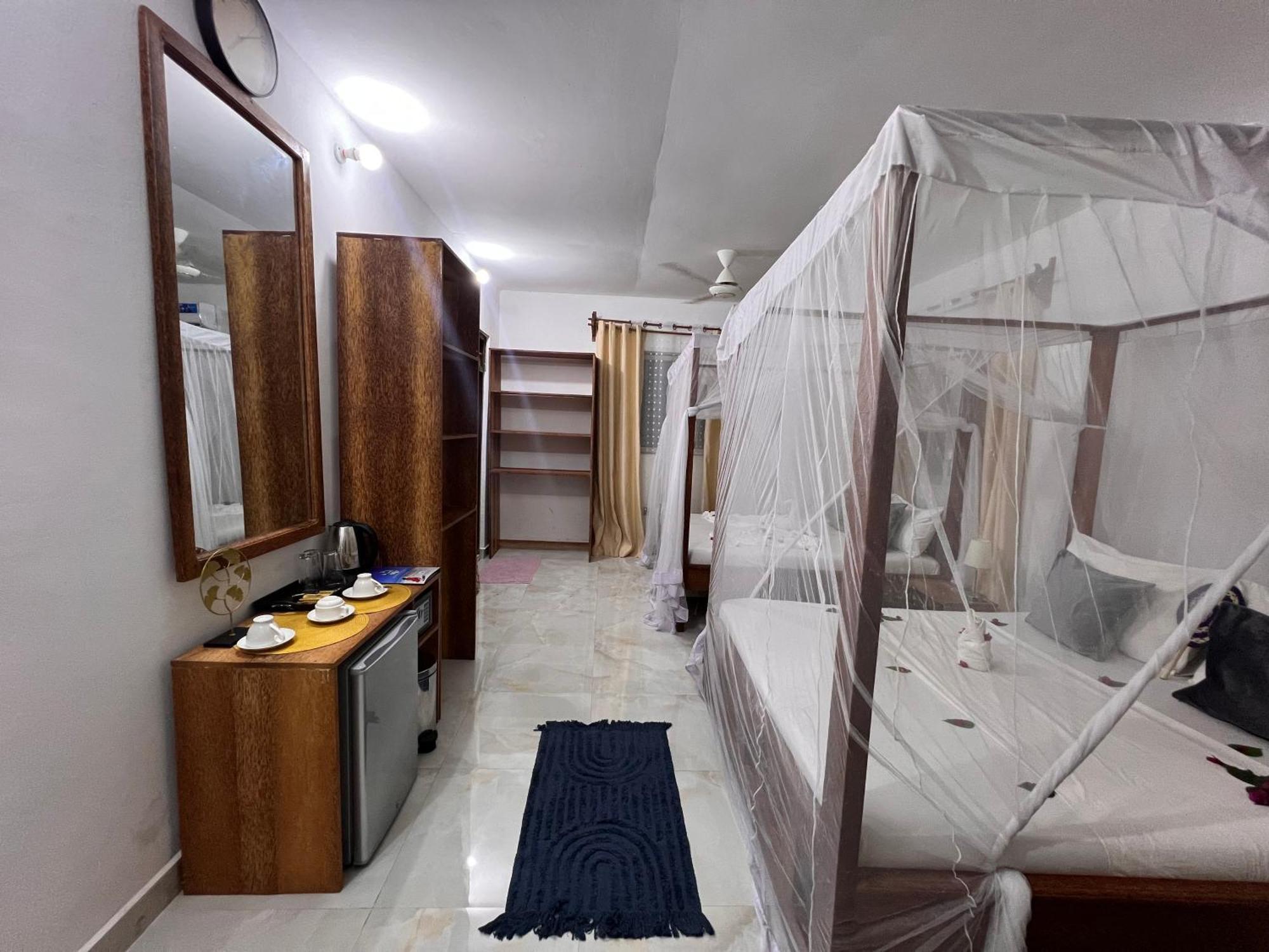 Hotel Front 3*