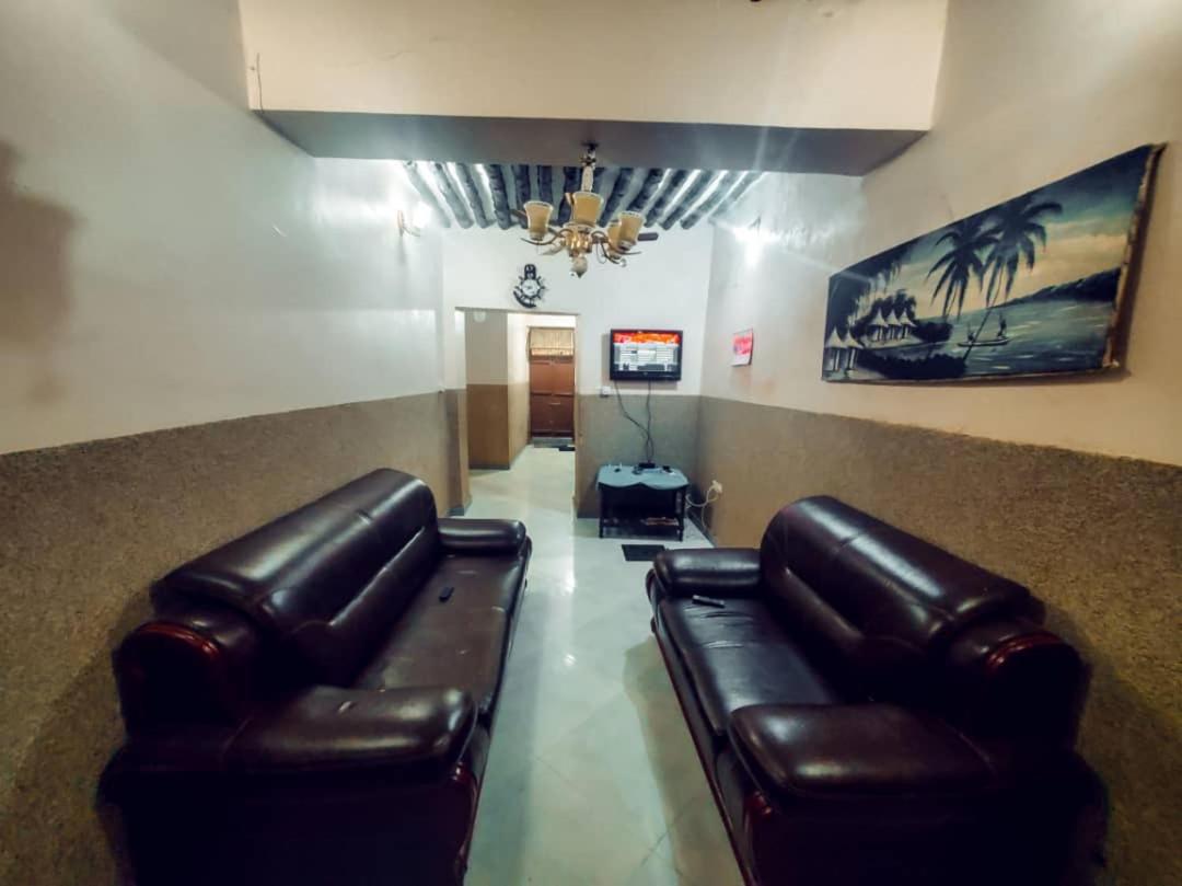 Mambo House Guest house *