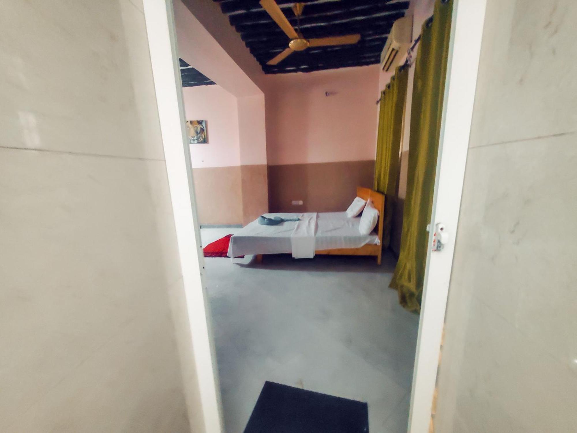 Mambo House Guest house *