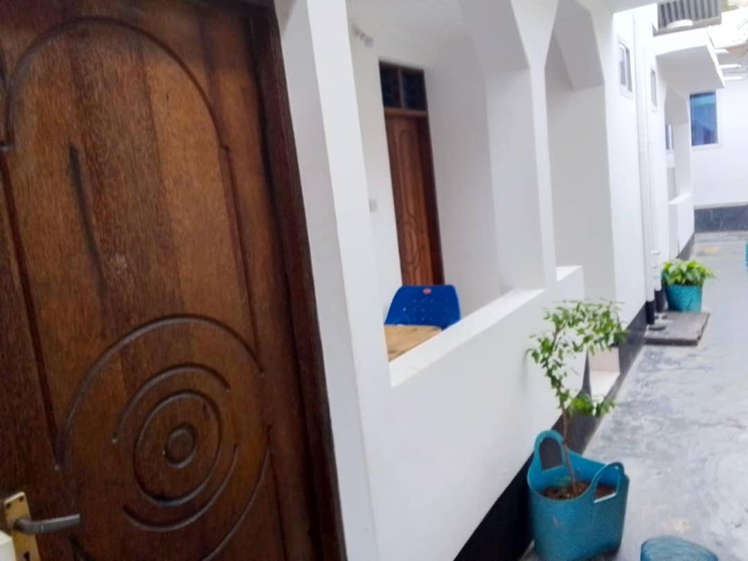 Ndiro House