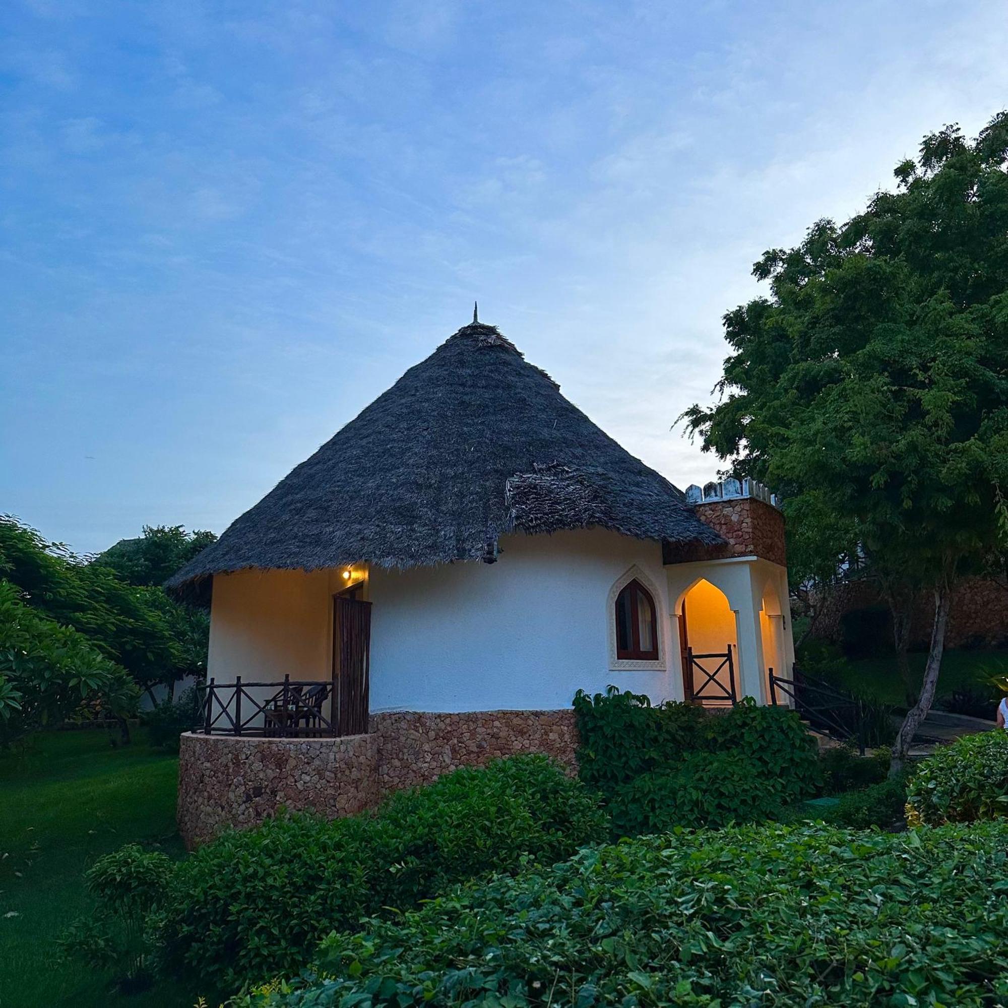 Sultan Sands Island & Spa Hotel