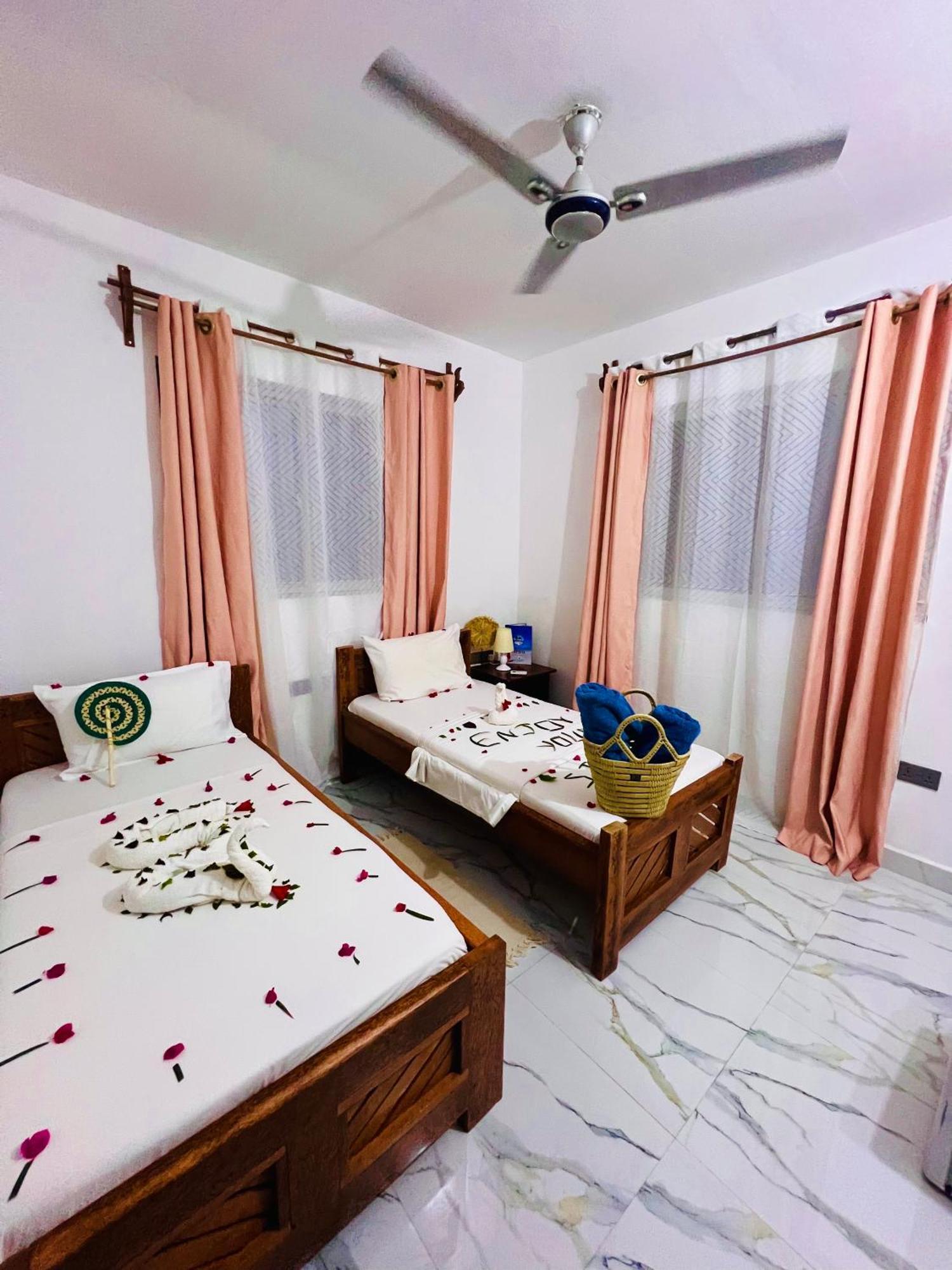 Front Hotel Nungwi