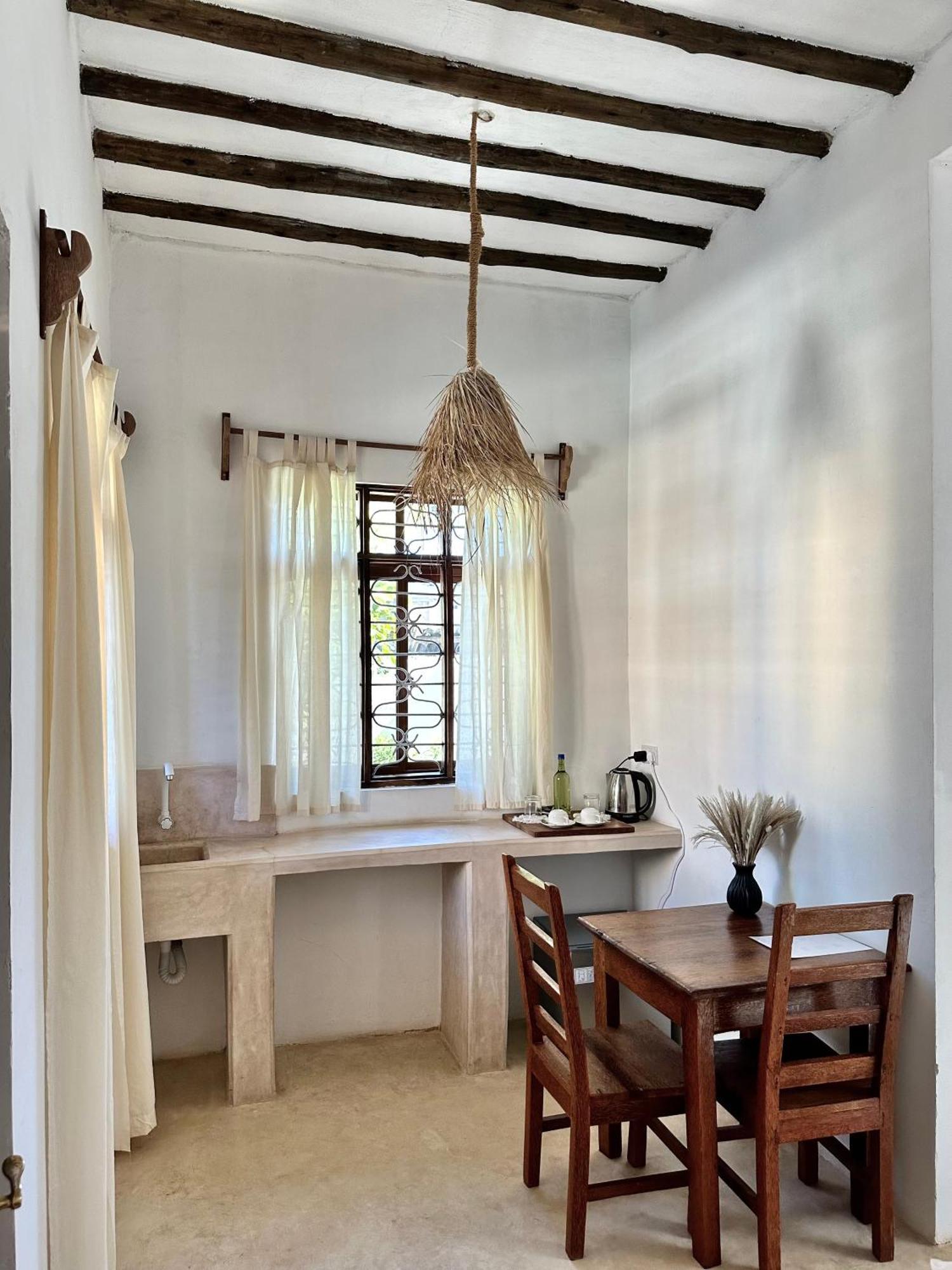 Chokoro House * Paje