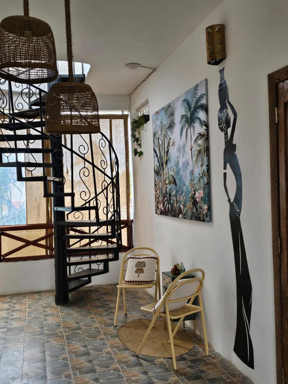Hotel Zanzicrown 3*