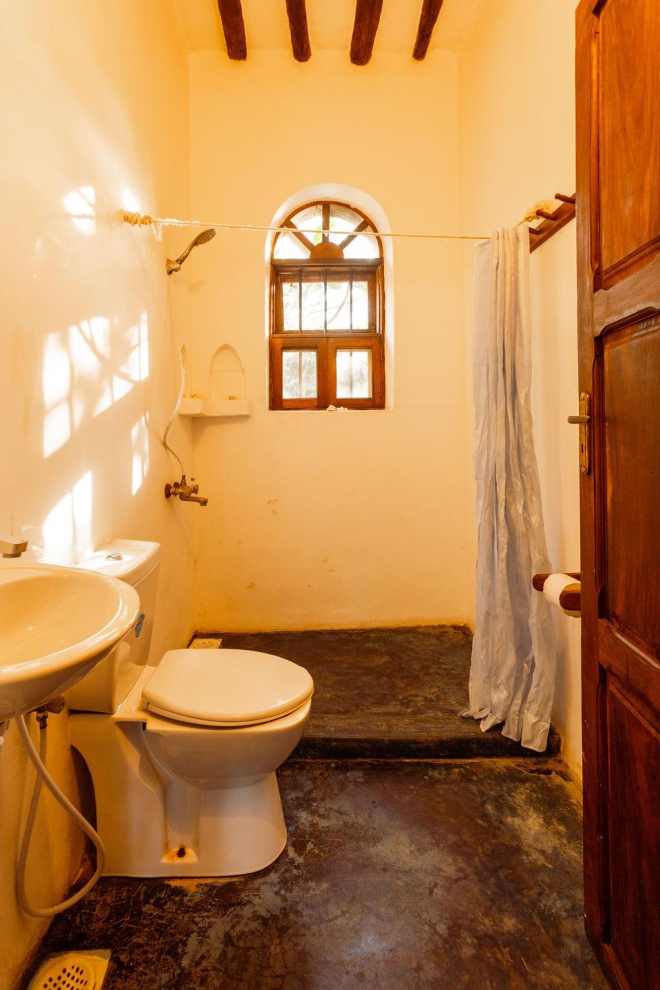 Bed & Breakfast Tropicana Boutique Bwejuu