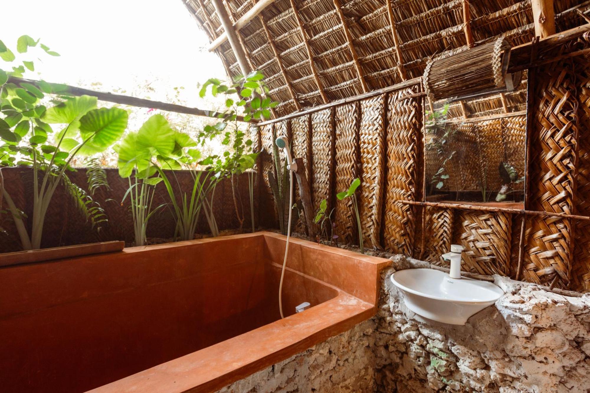 Bed & Breakfast Tropicana Boutique Bwejuu