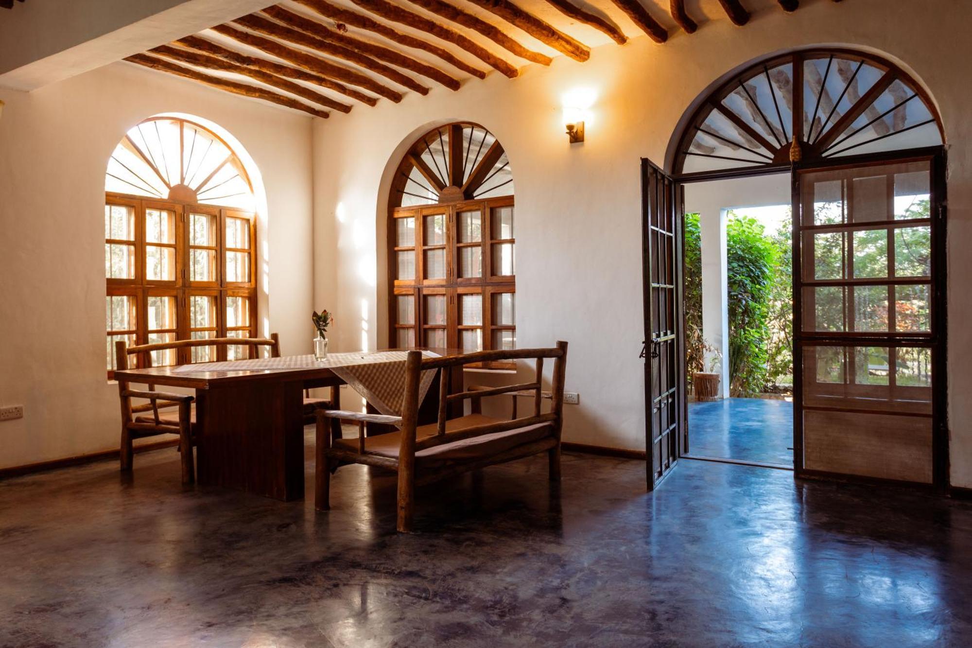 Tropicana Boutique Bed & Breakfast *