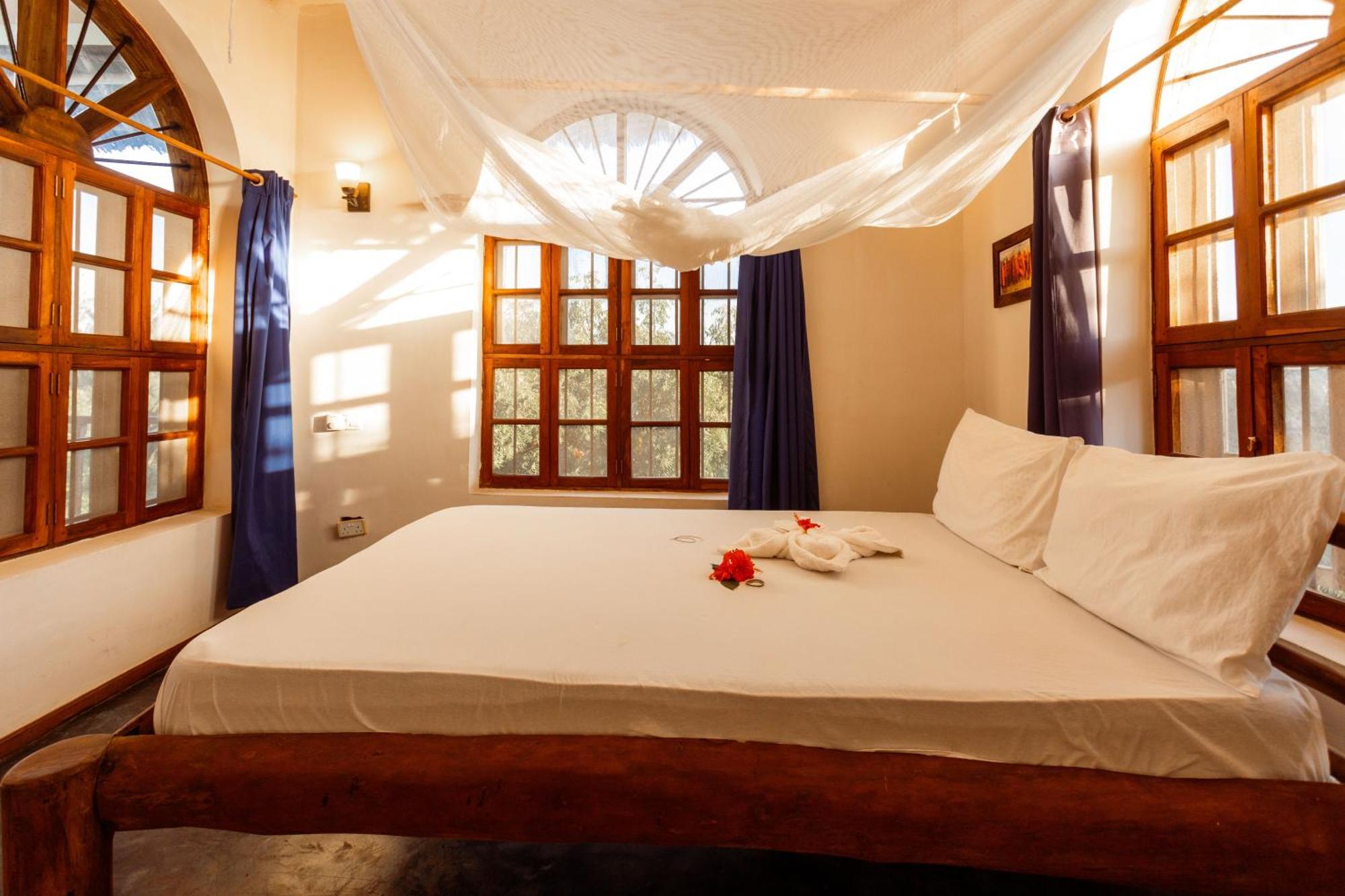 Tropicana Boutique Bed & Breakfast Bwejuu