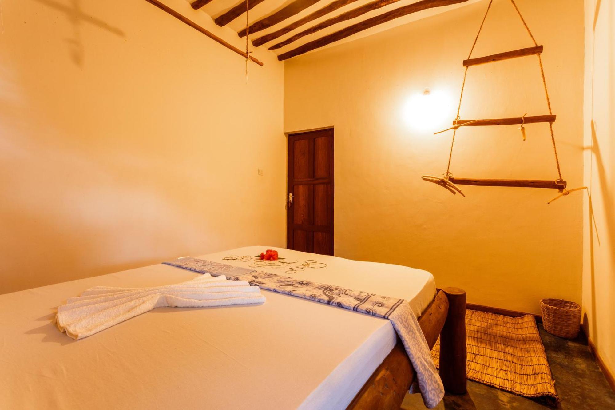 Tropicana Boutique Bed & Breakfast Bwejuu