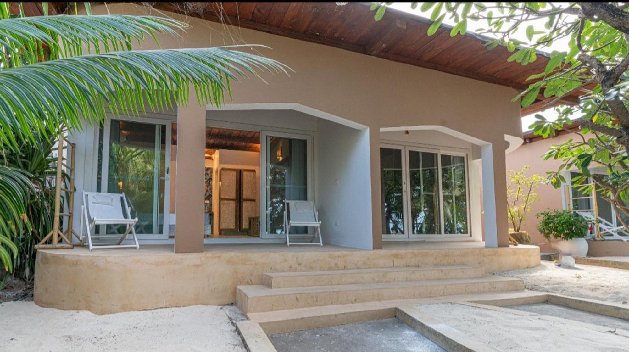 Coral Rocks & Restaurant Hotel