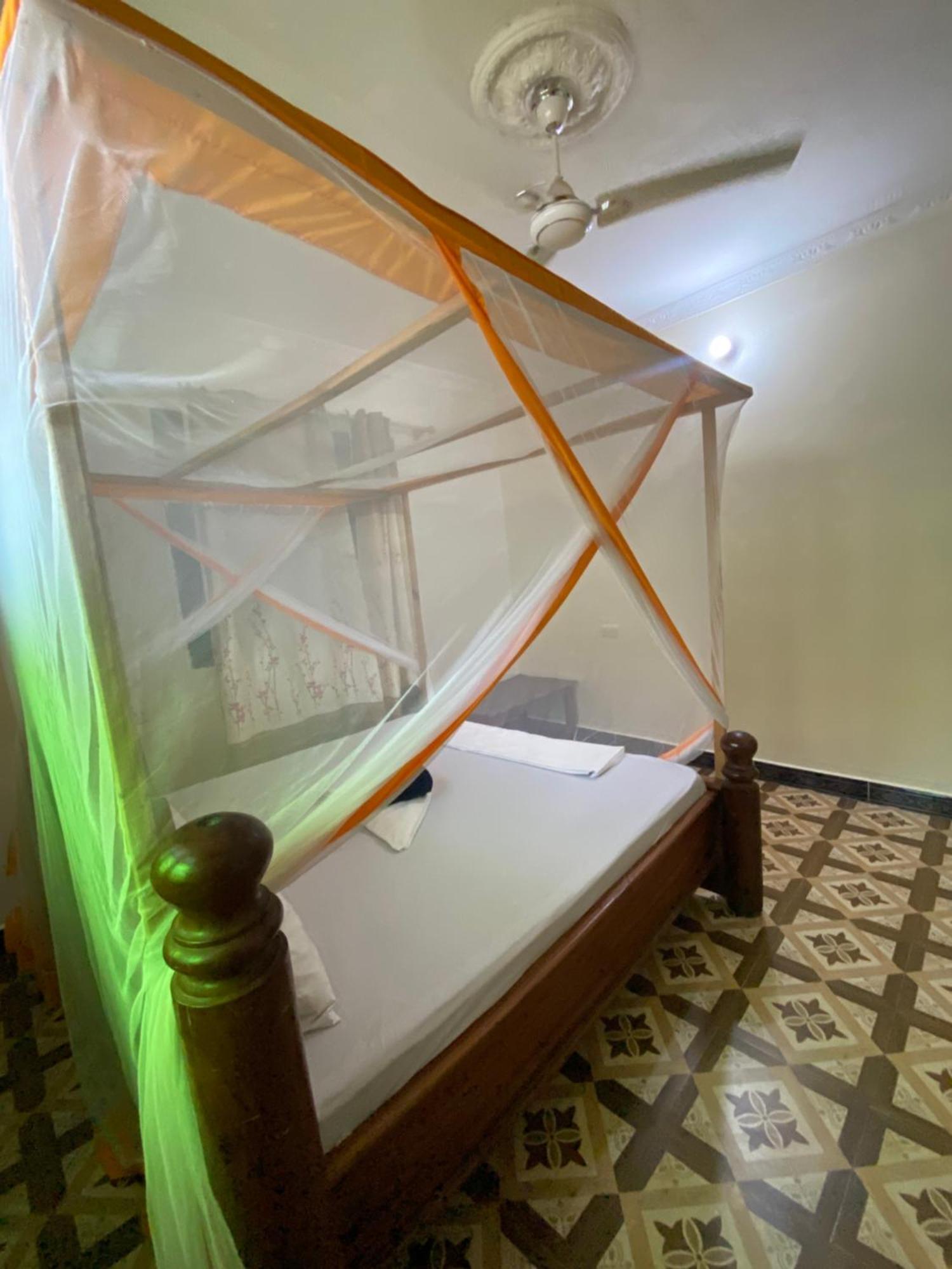 Falcon House Bed & Breakfast Kendwa