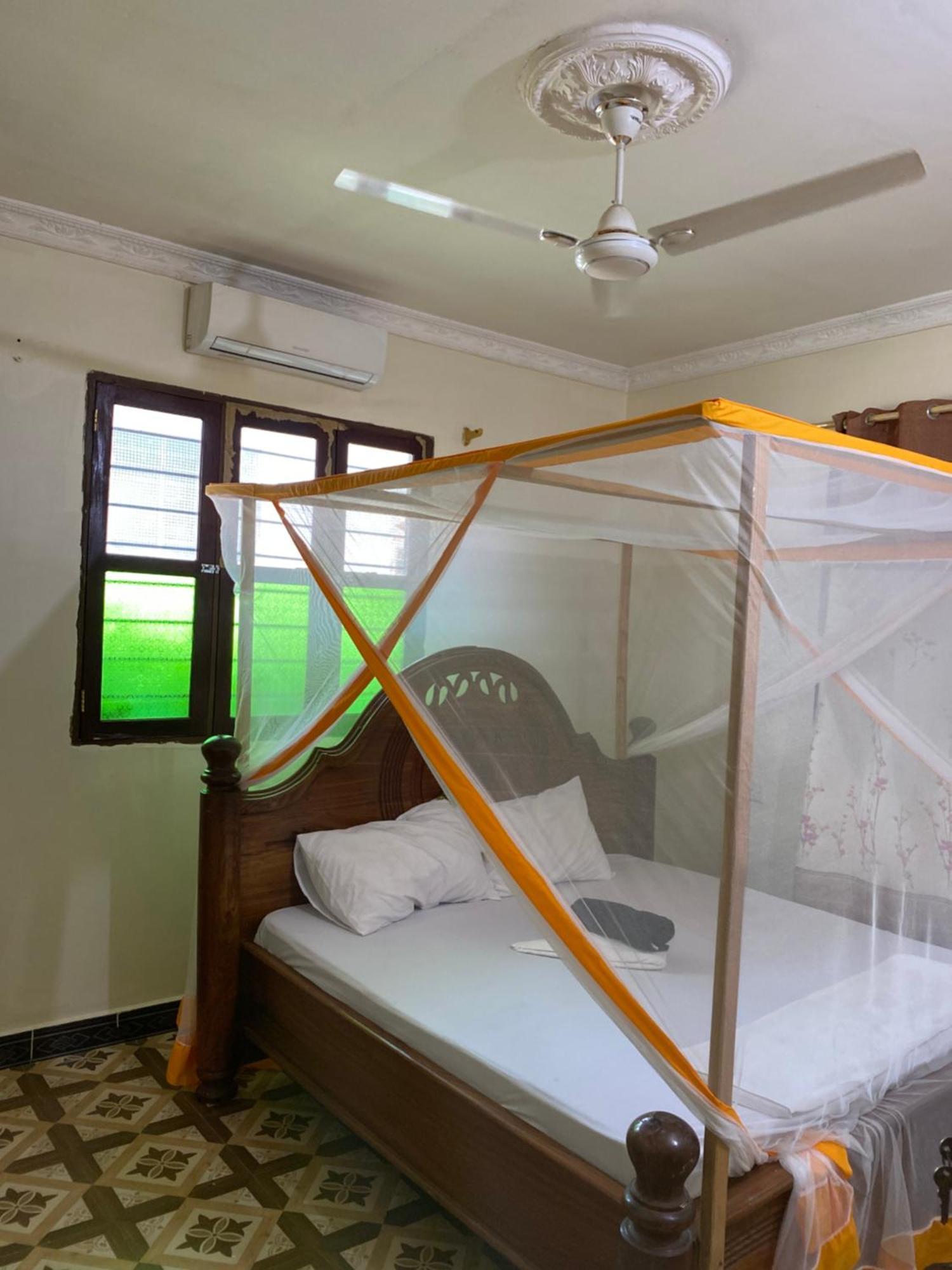 Bed & Breakfast Falcon House