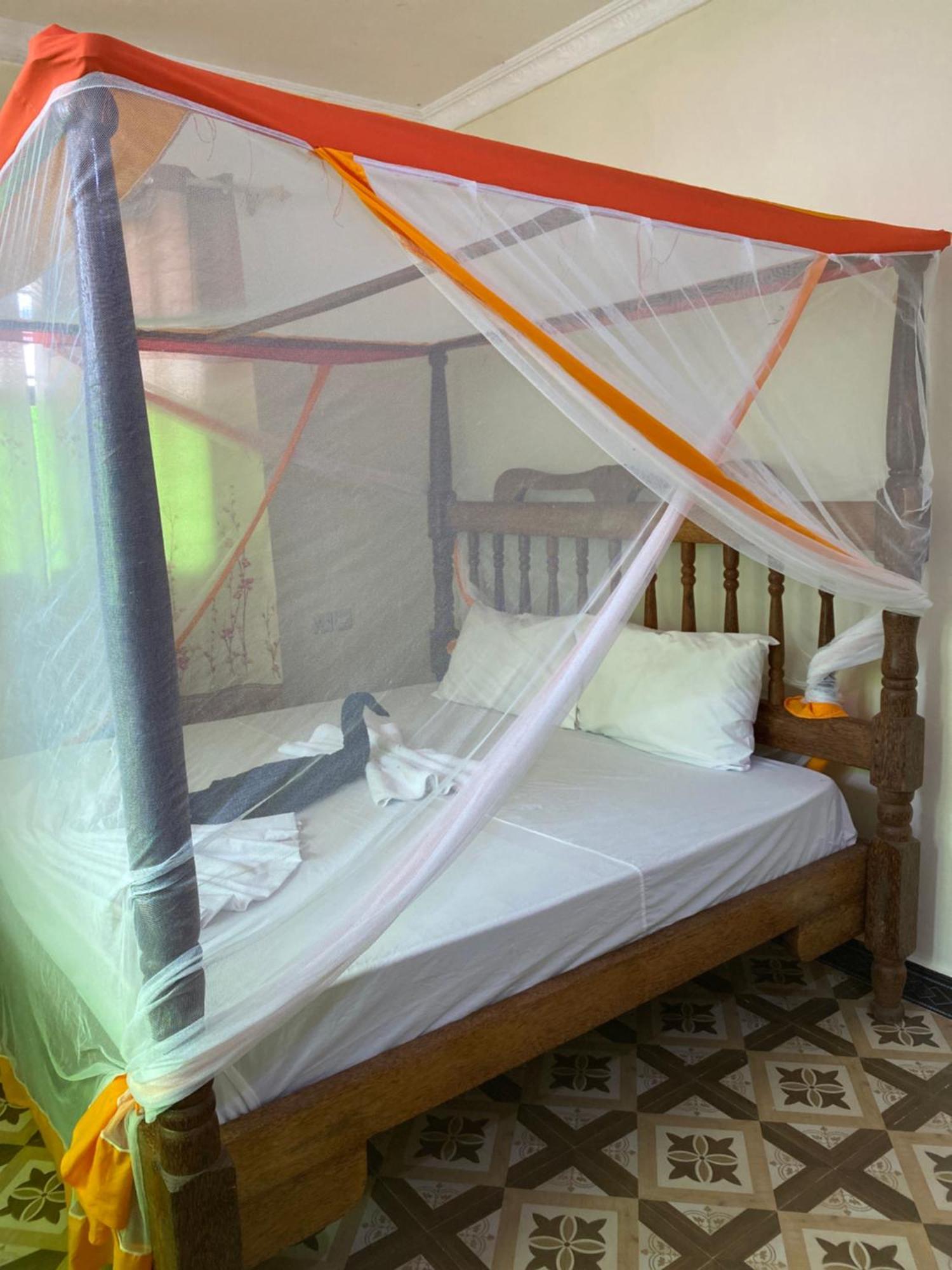 Bed & Breakfast Falcon House *