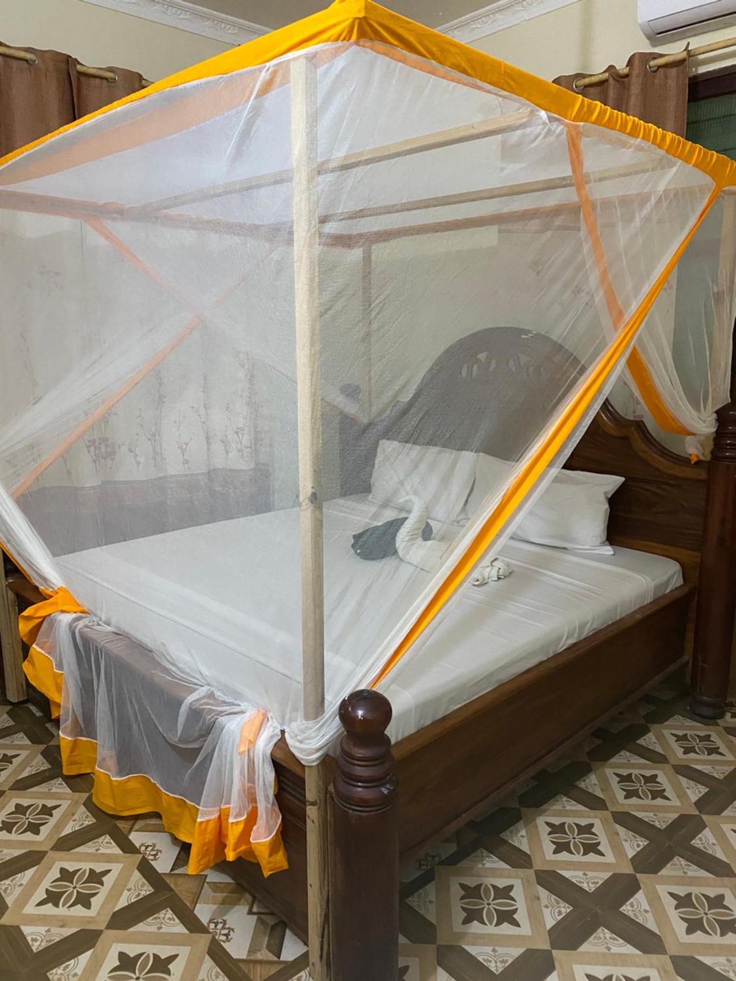 Bed & Breakfast Falcon House Kendwa