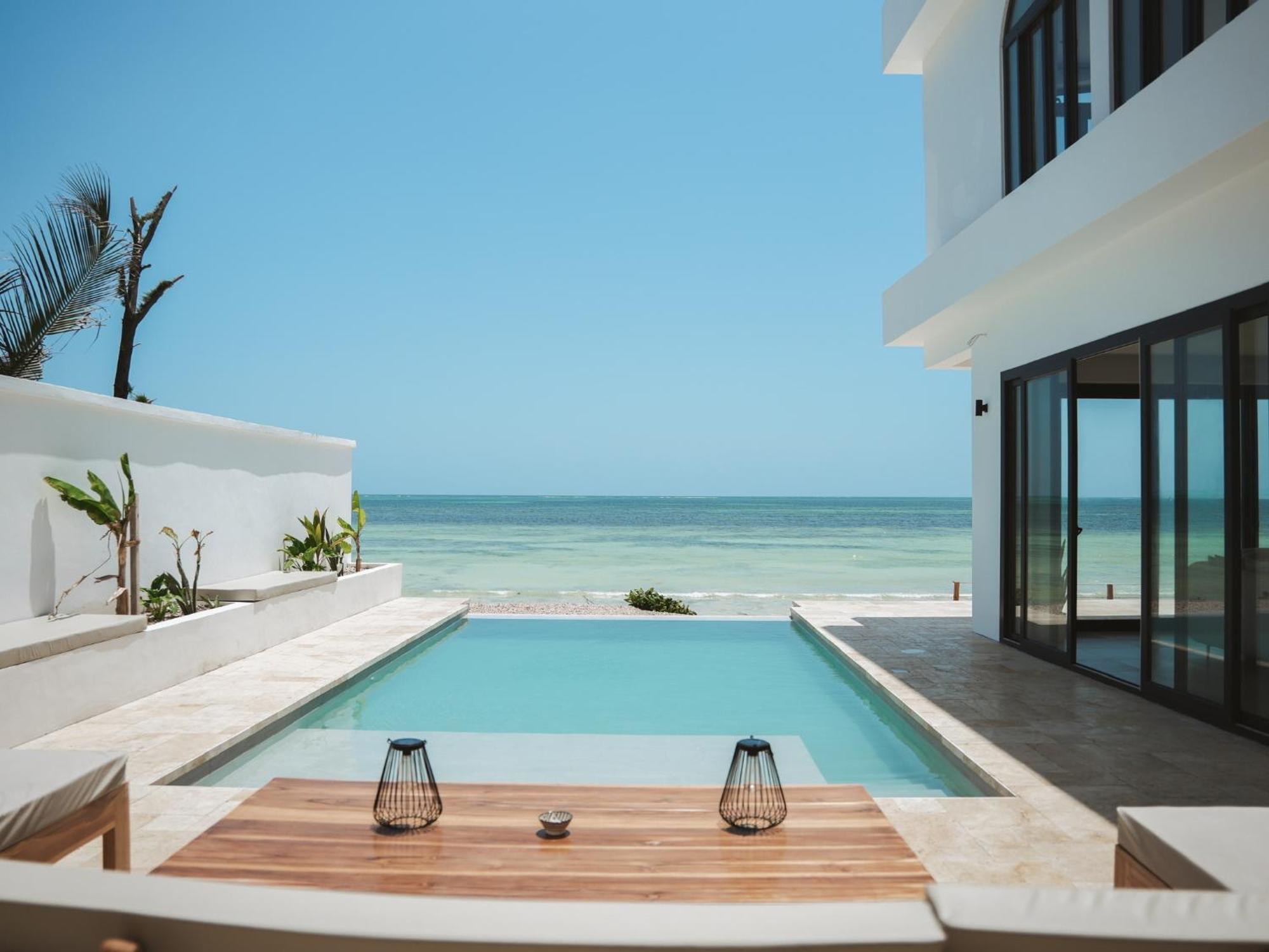 Julia - Luxury Ocean Views In Zanzibar