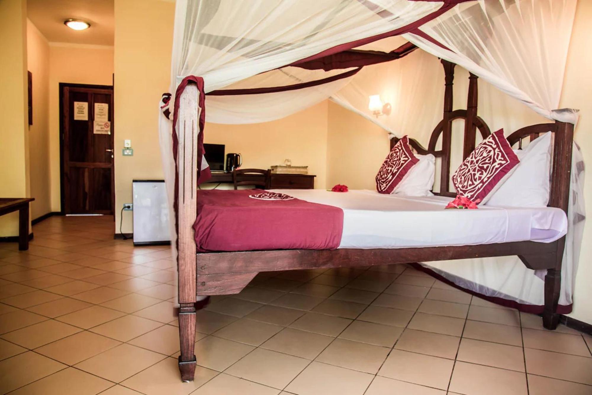 Jaz Adonia Hotel