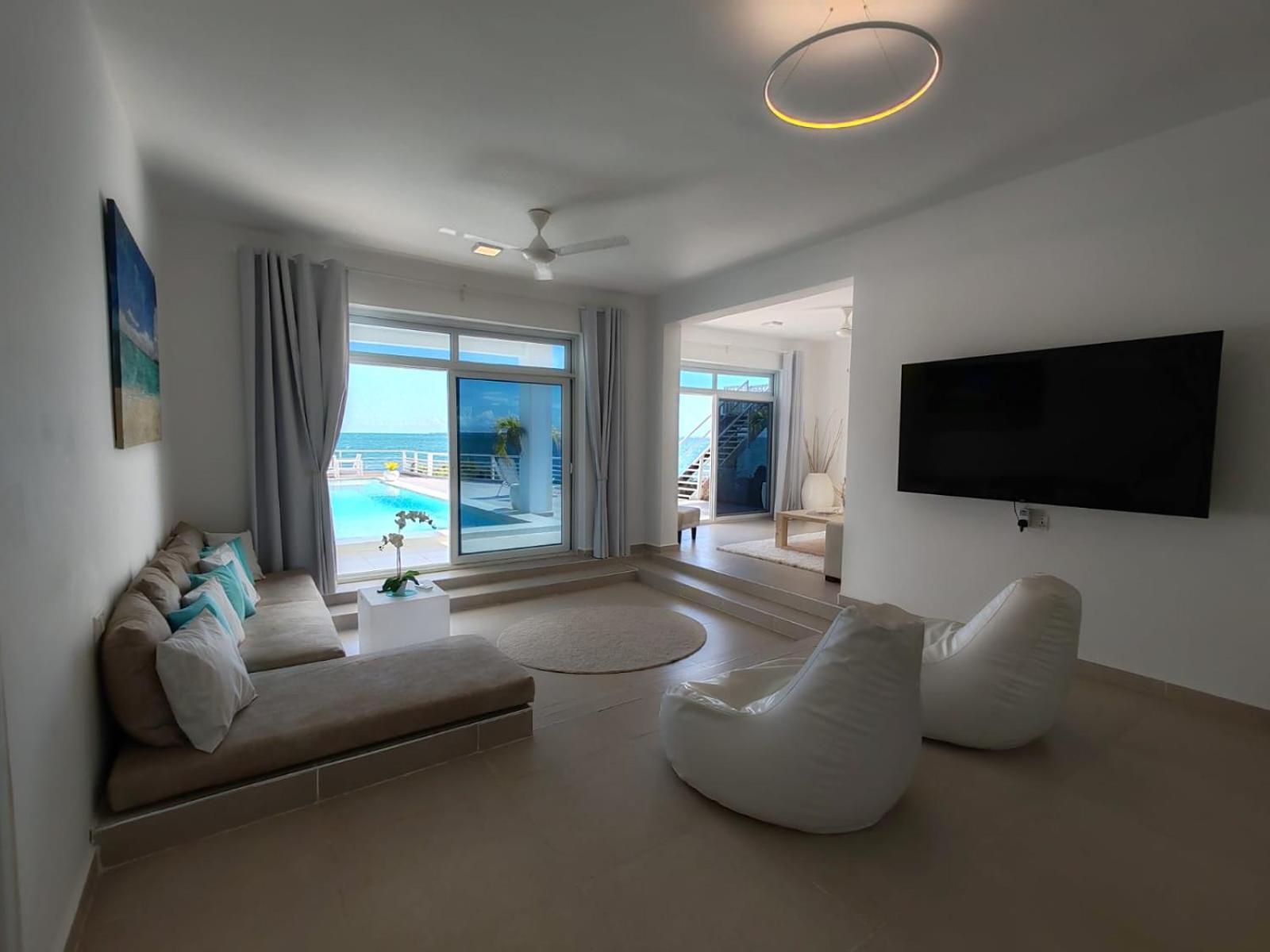 Villa Azura
