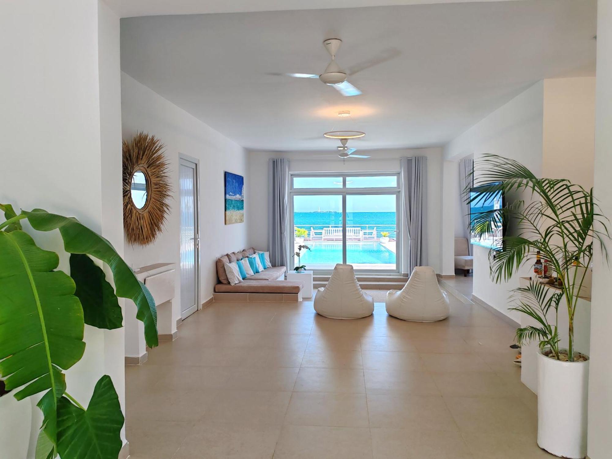 Villa Azura *