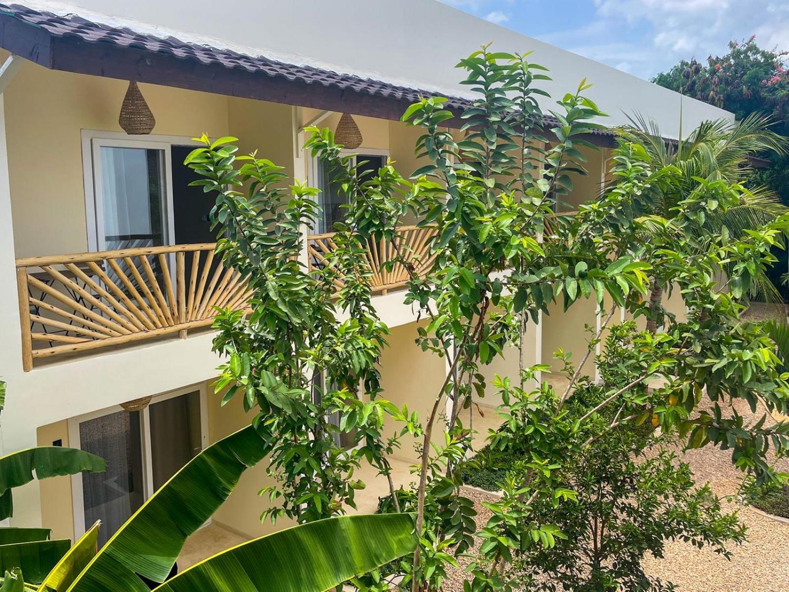 Kibanda And Club Lodge
