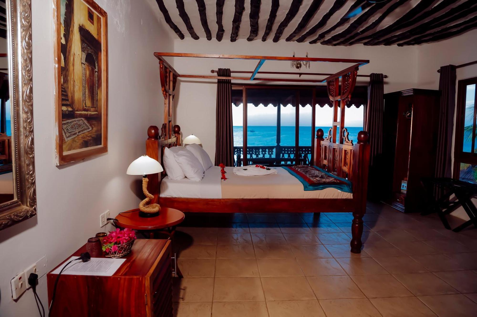 Langi Langi Hotel 3*