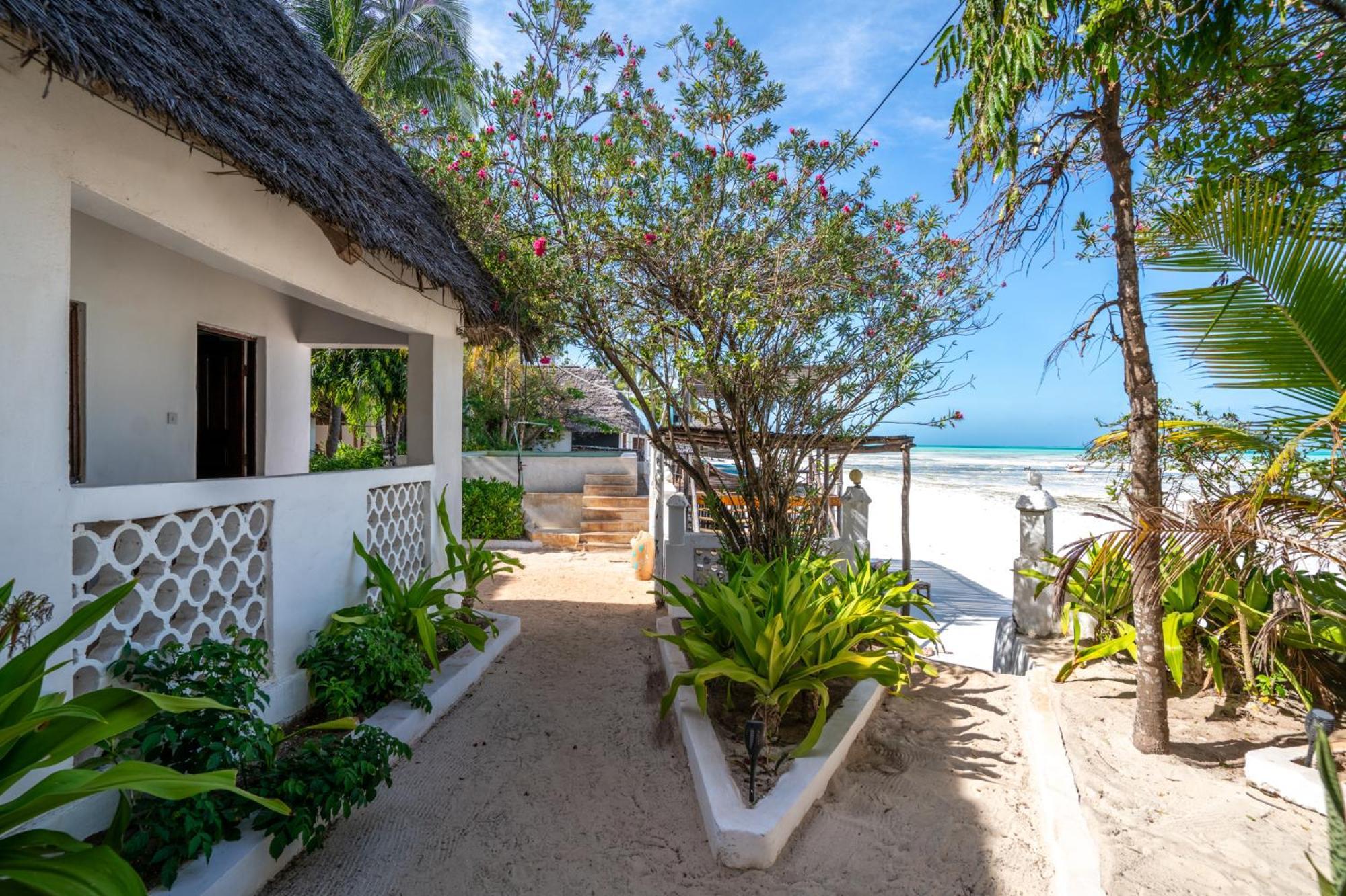 Red Monkey Lodge
