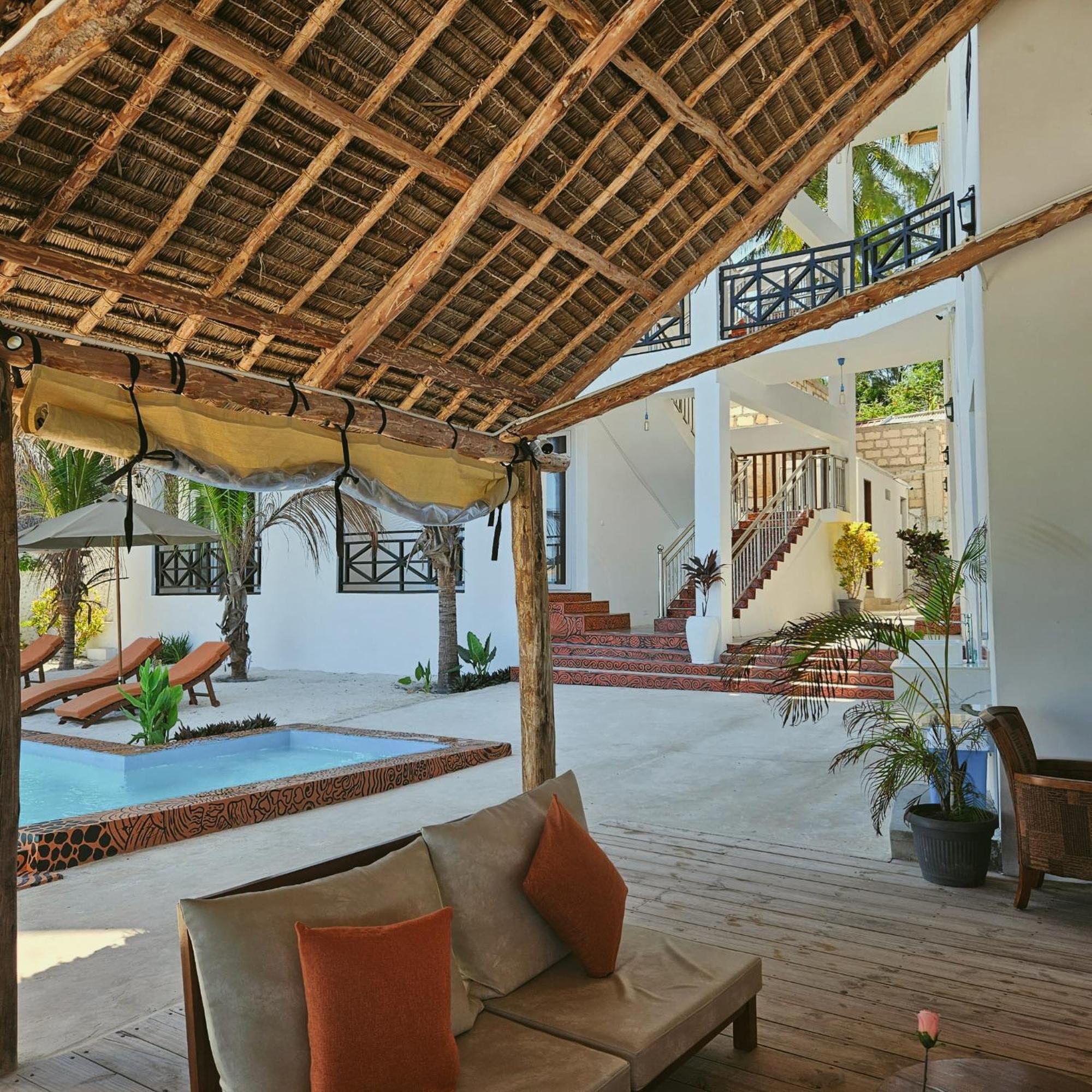 Mia Boutique Hotel 4*