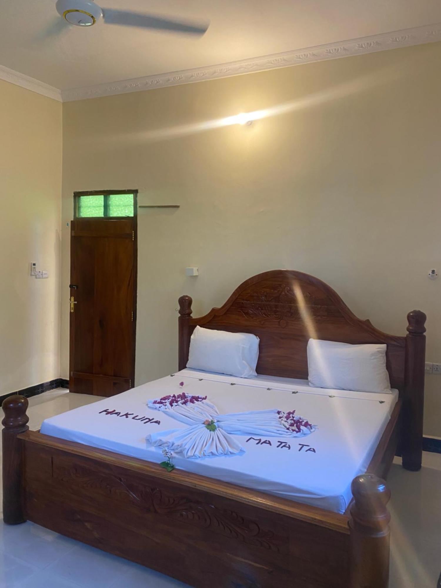 Falcon House * Kendwa