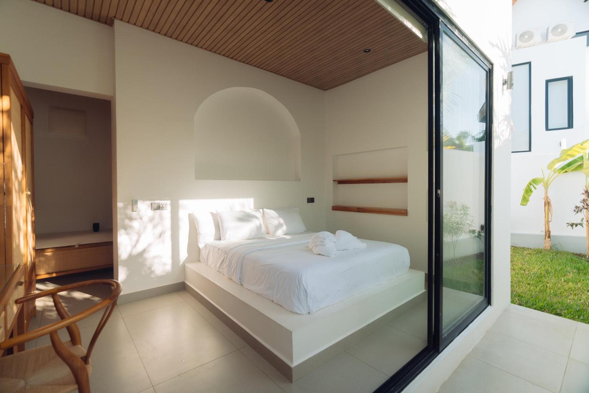 Emerald Escapes