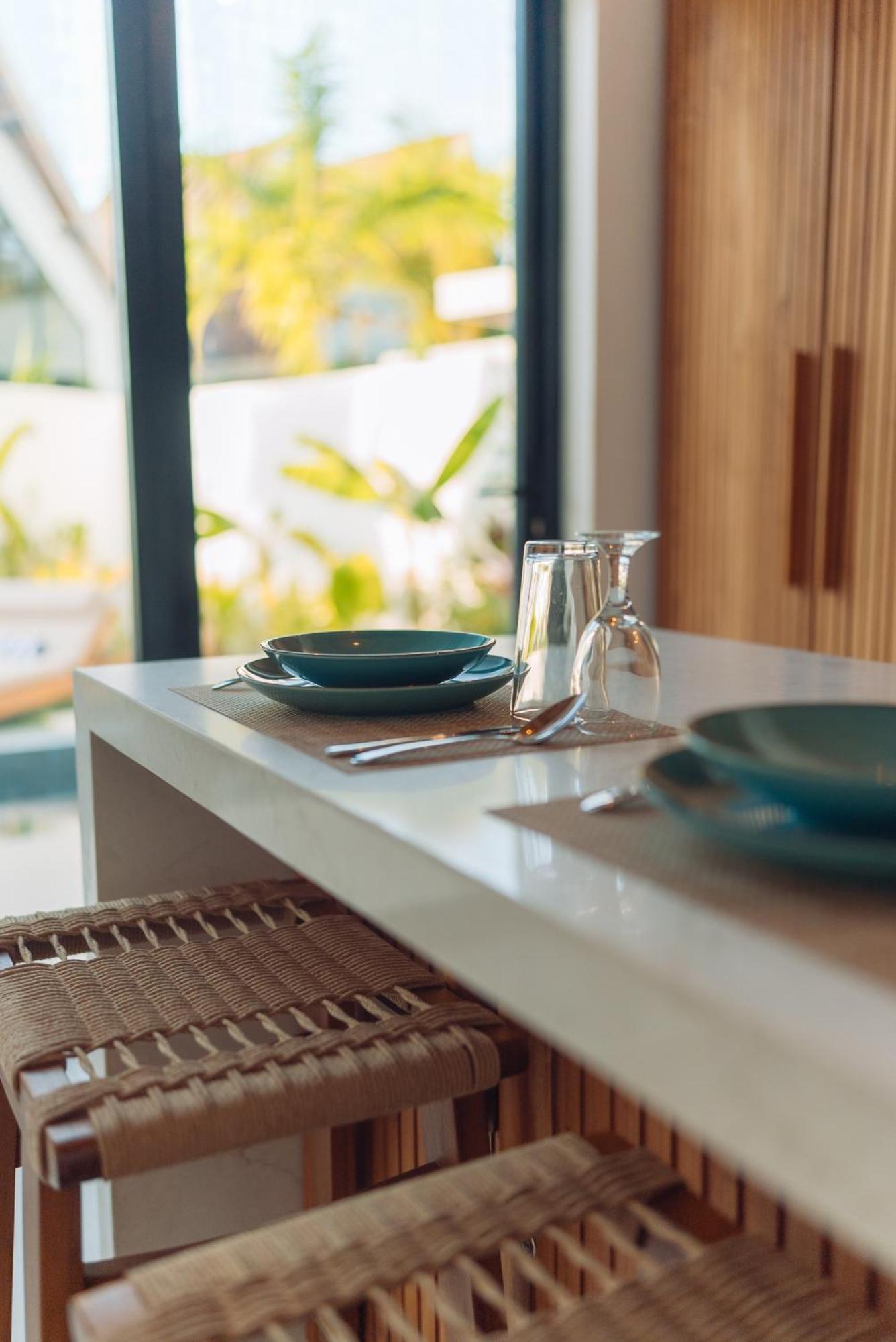 Emerald Escapes * Paje