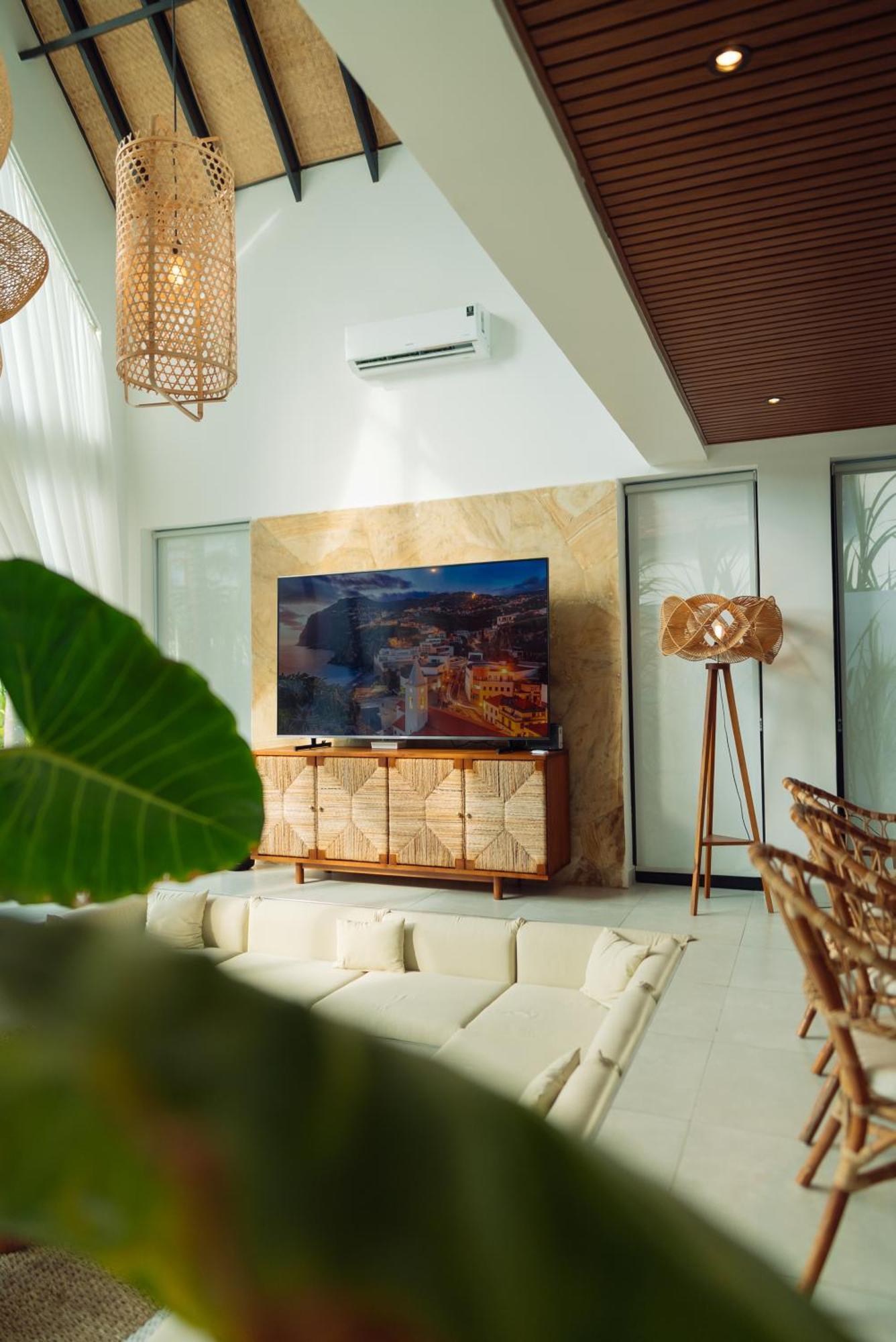 Chalet Emerald Escapes *