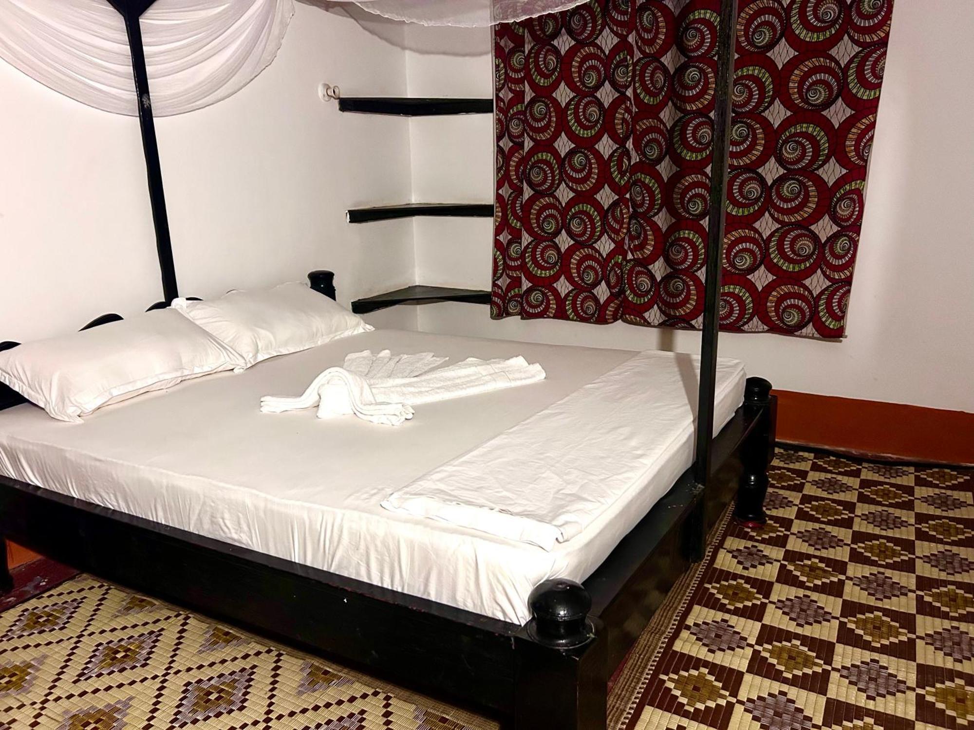 The Tropinest 3*