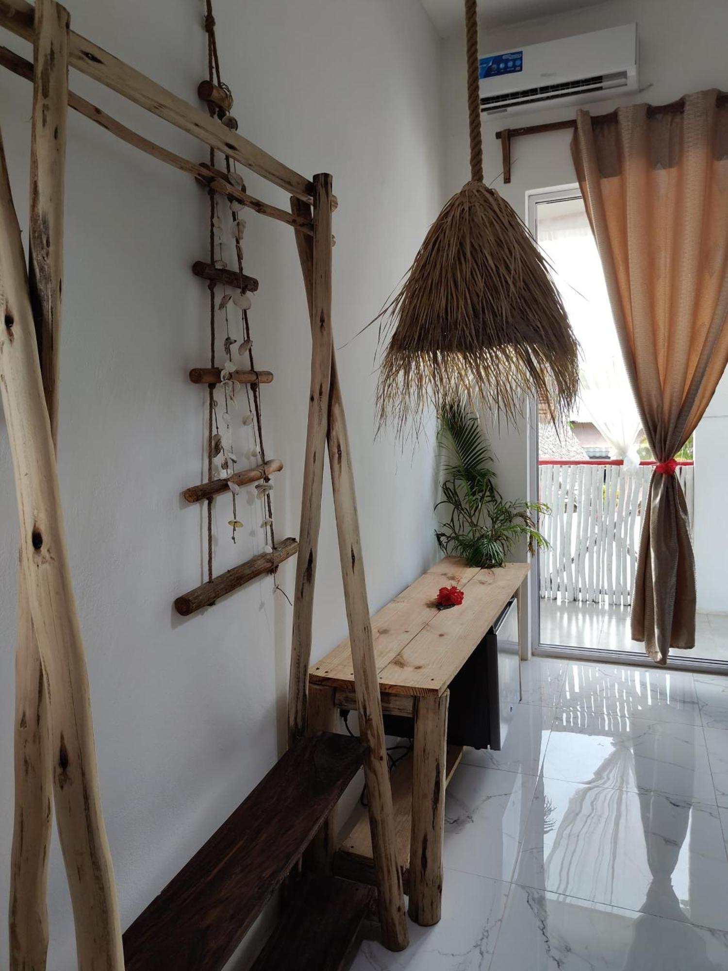Pole Pole House Hotel *