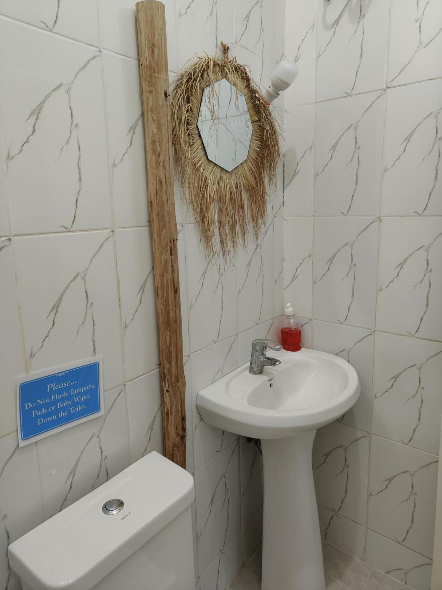 Pole Pole House Hotel *