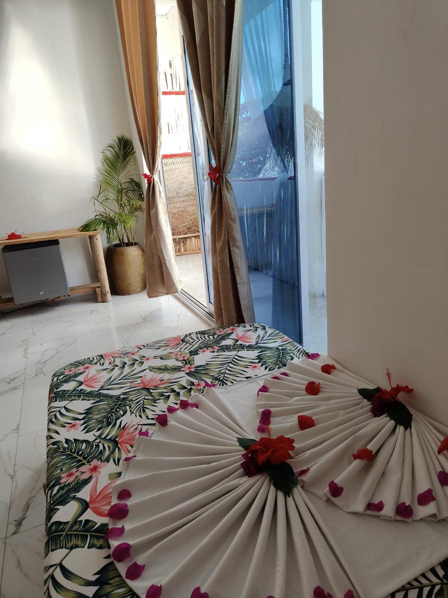 Pole Pole House Hotel *