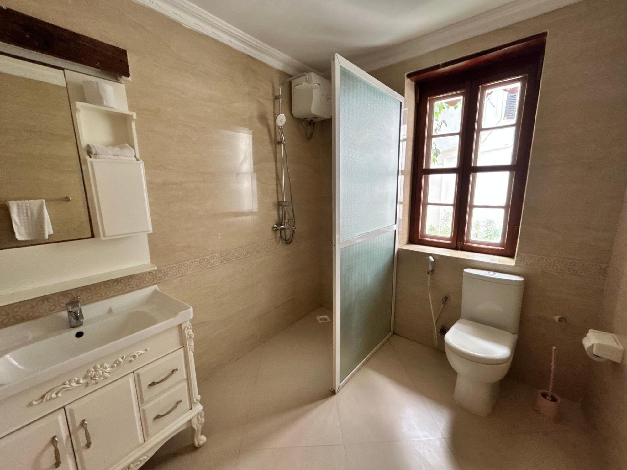 Habari House 3*