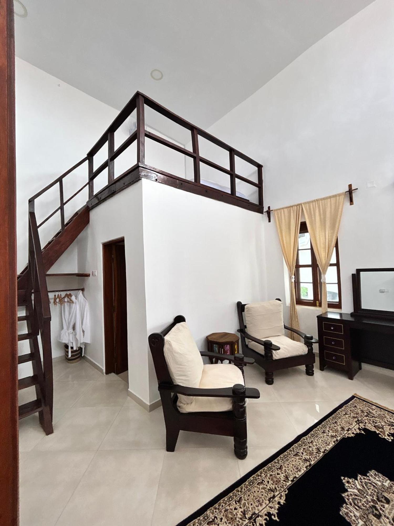 Habari House Hotel 3*