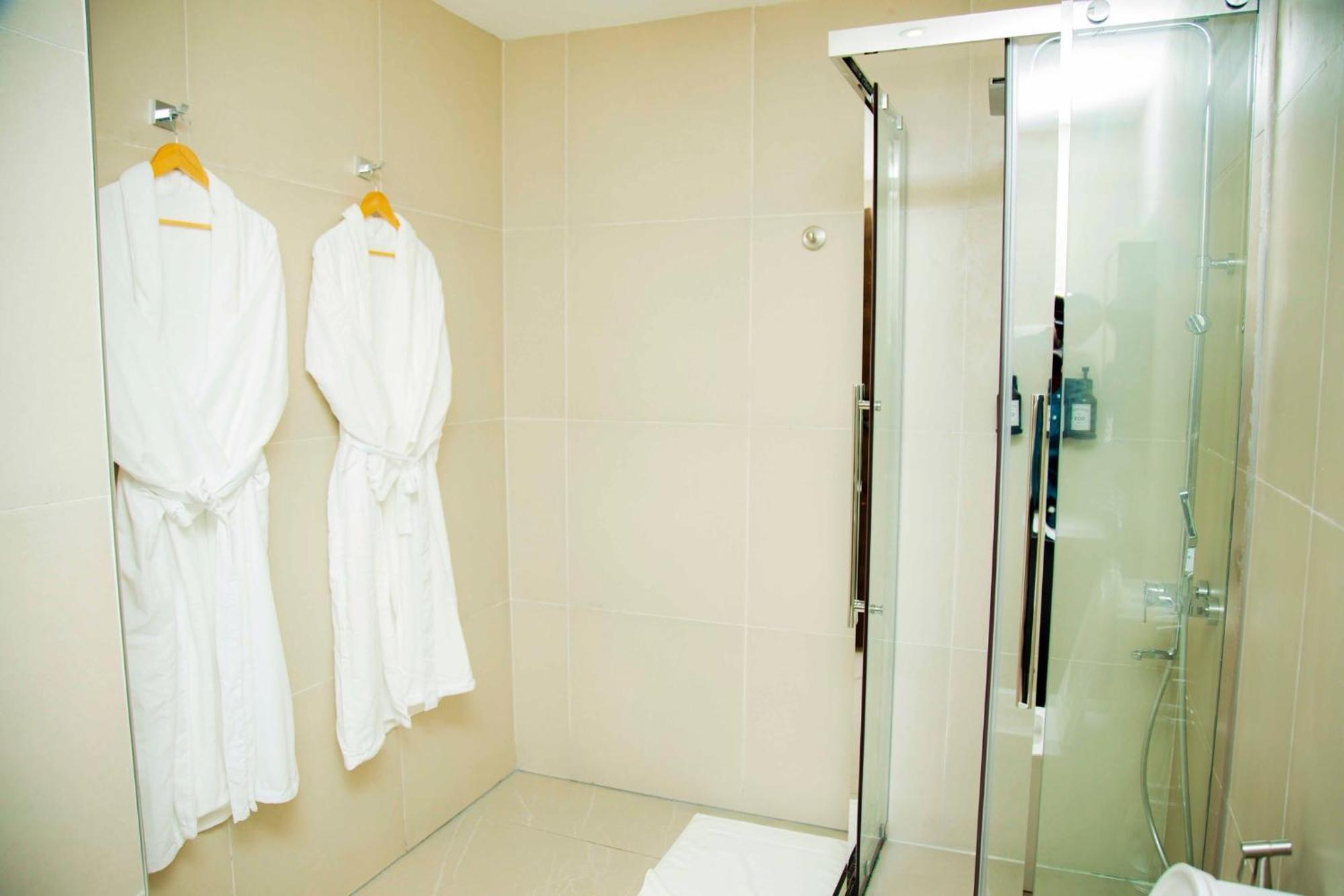 New Amaan Hotel *