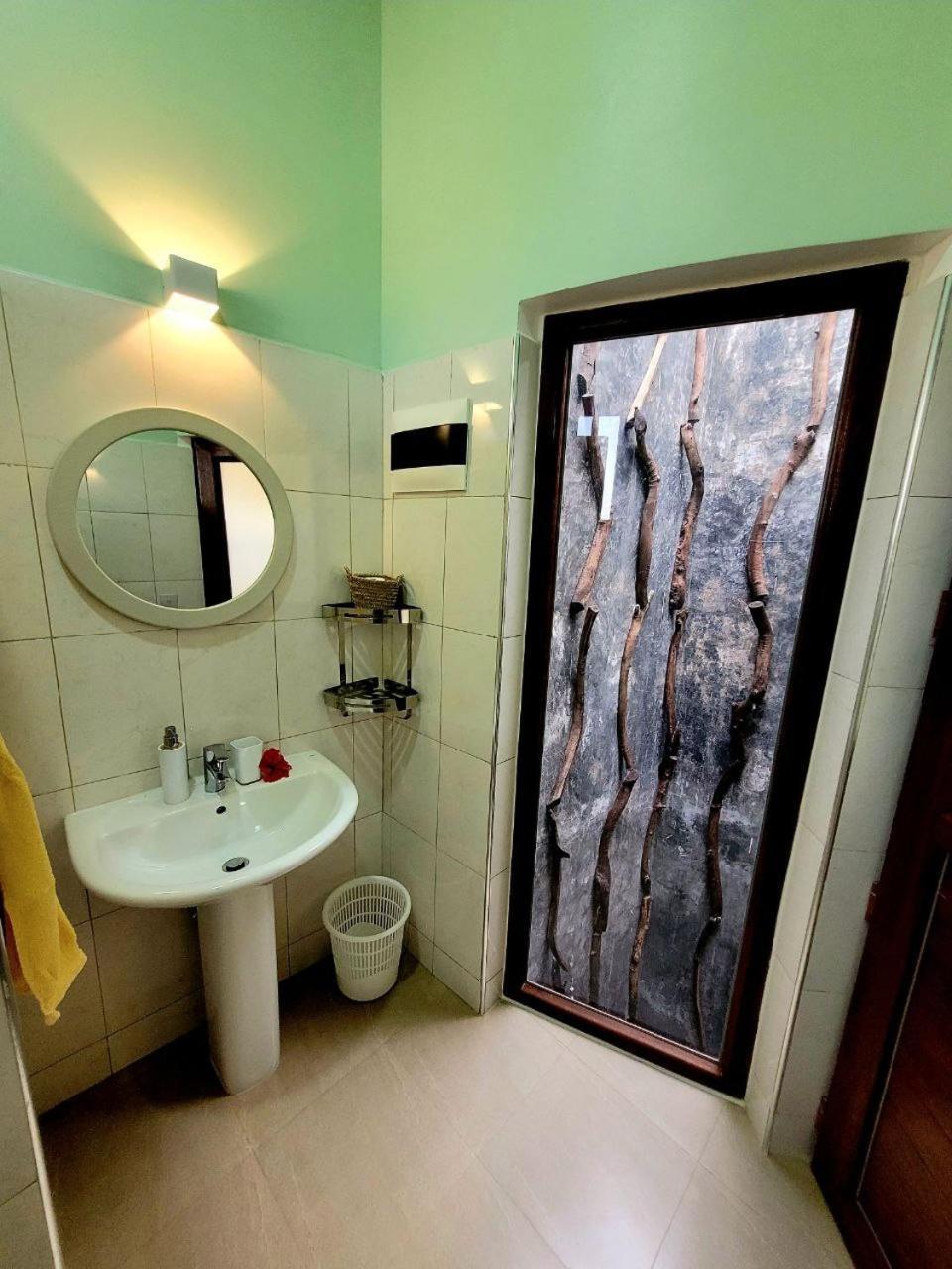 Subanda Boutique Makunduchi