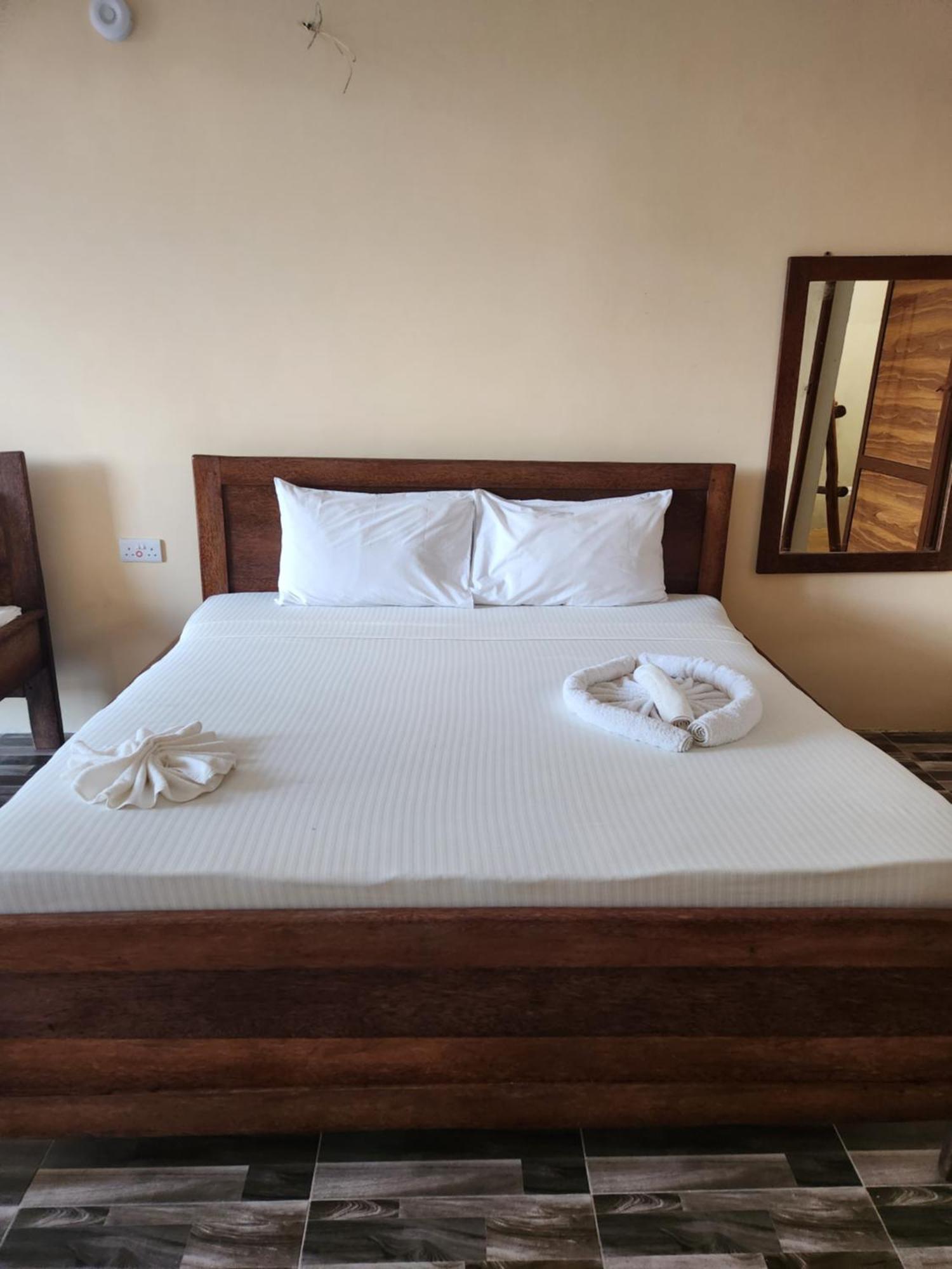 Hotel Two Palms *