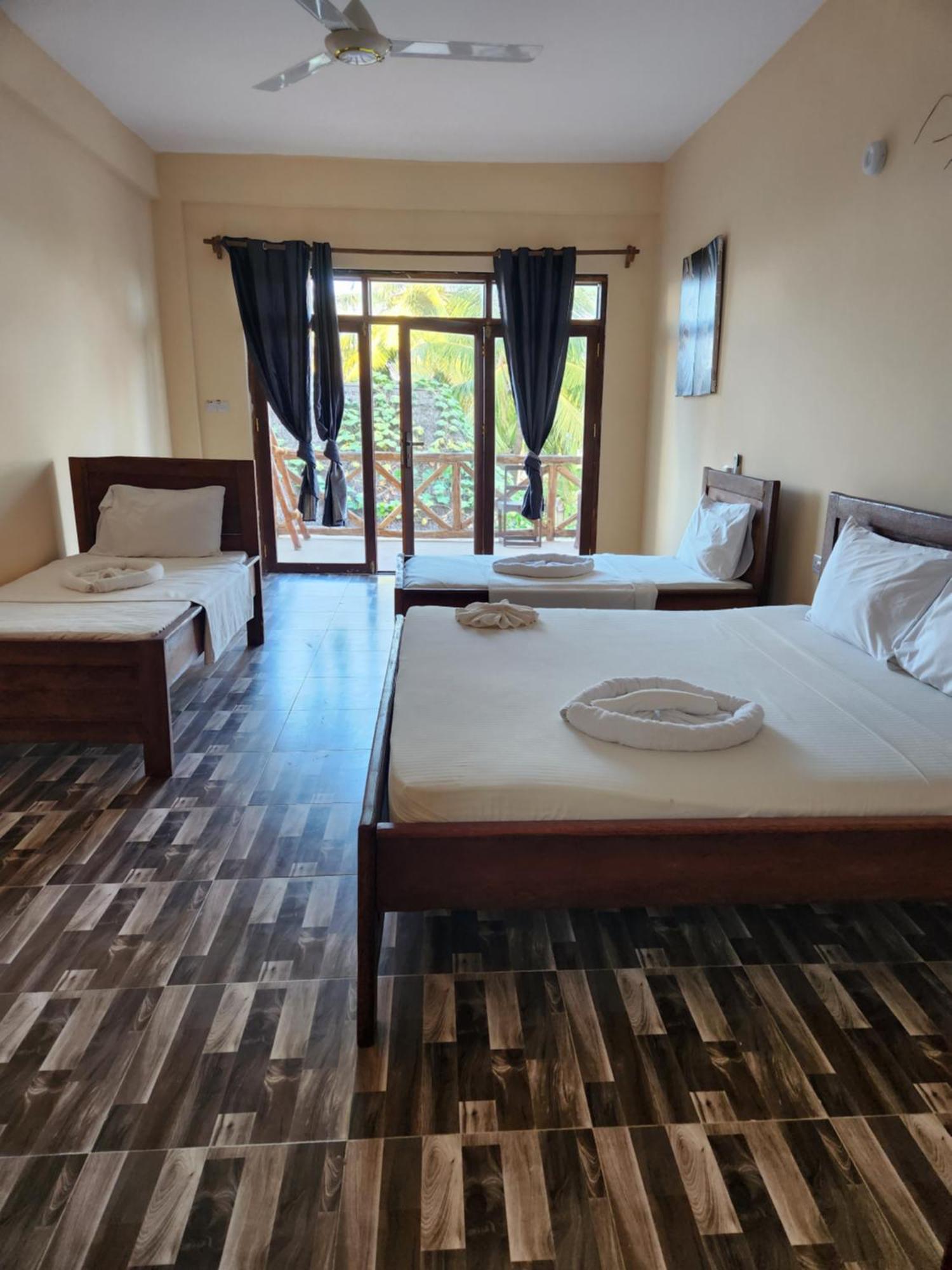 Hotel Two Palms