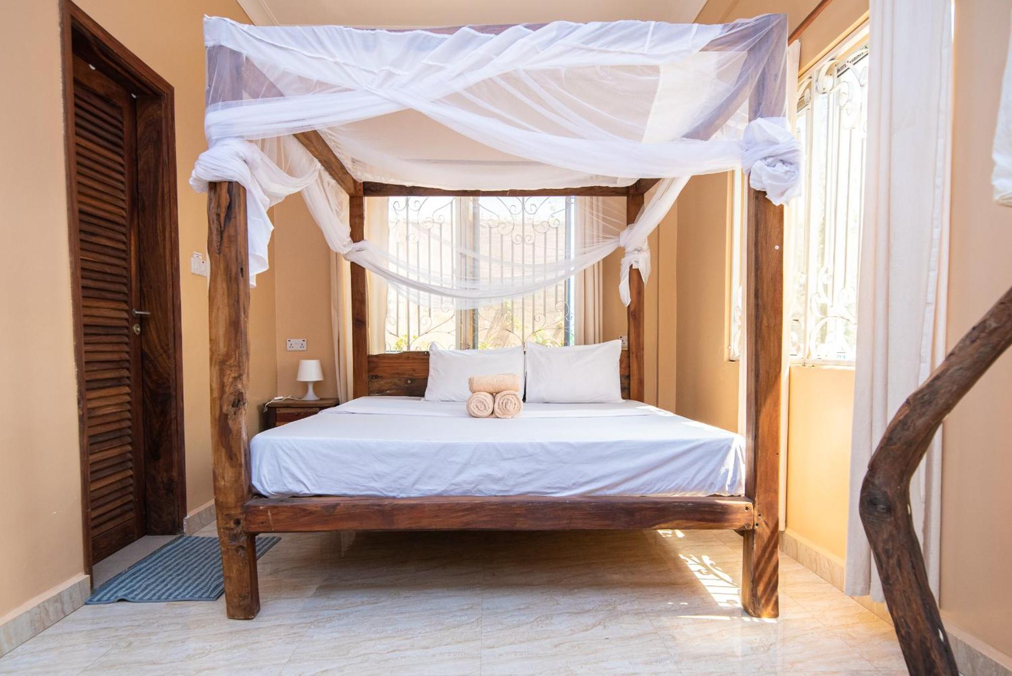 Binta Boutique 3*
