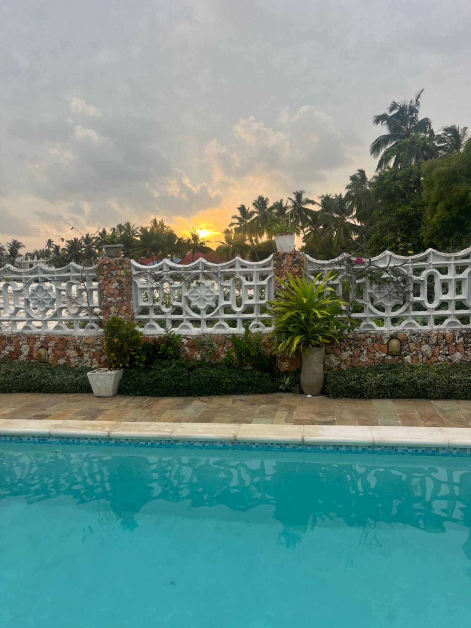 Hotel The Cliff Pongwe
