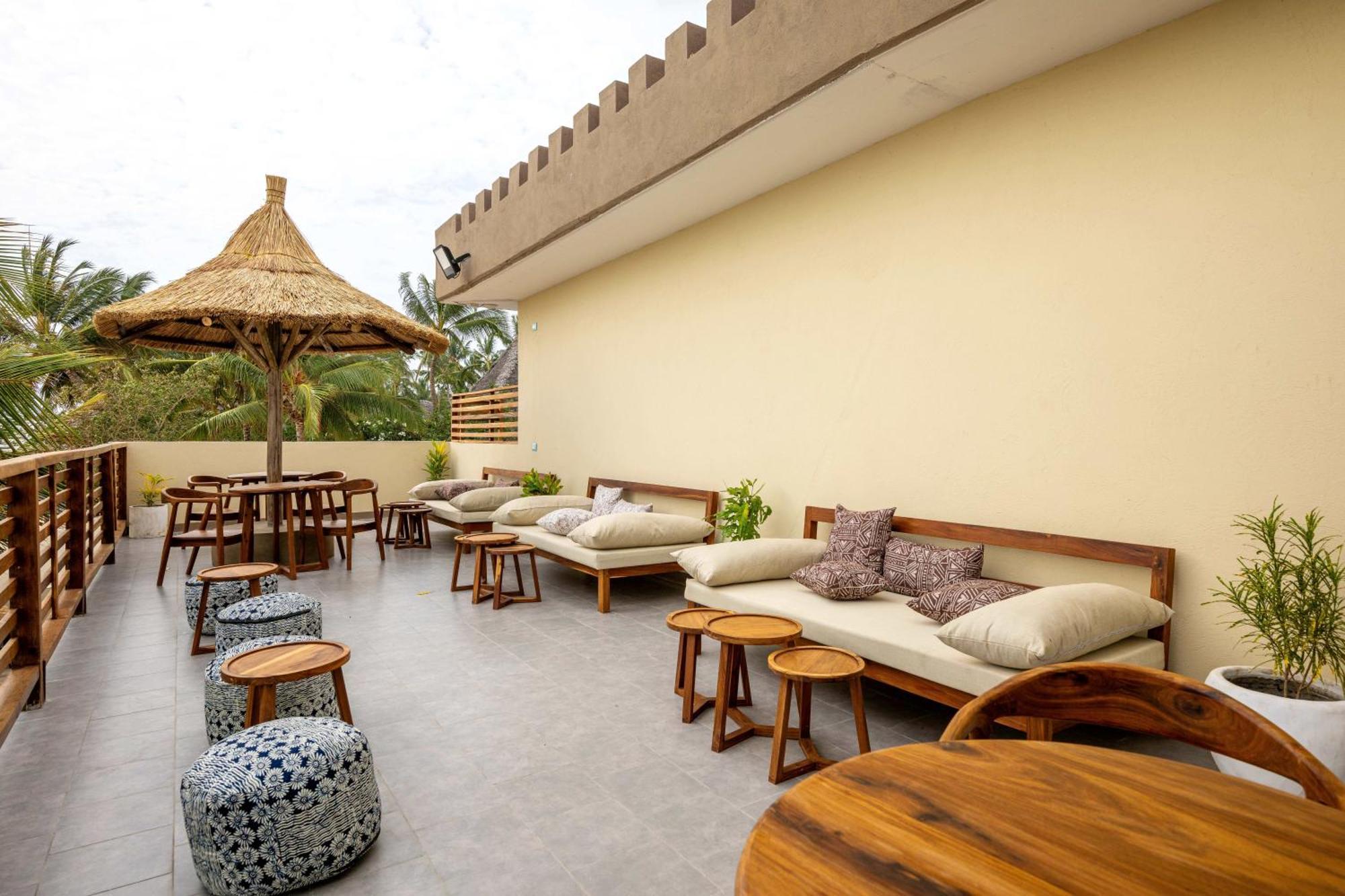 Black Stone Hotel