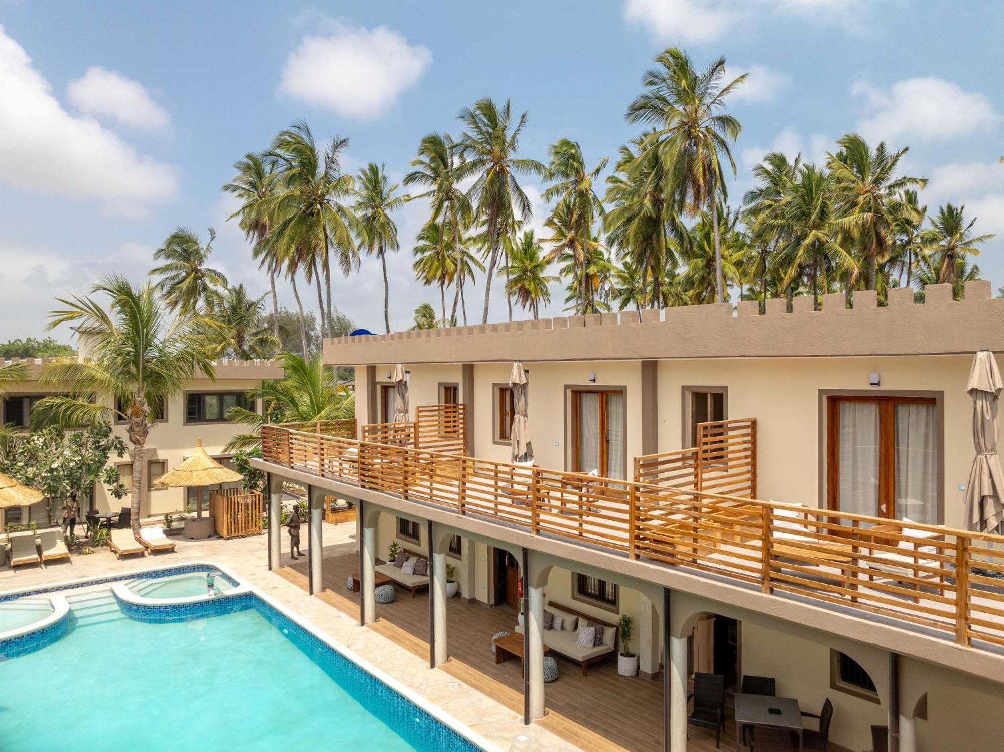 Black Stone Hotel 4*