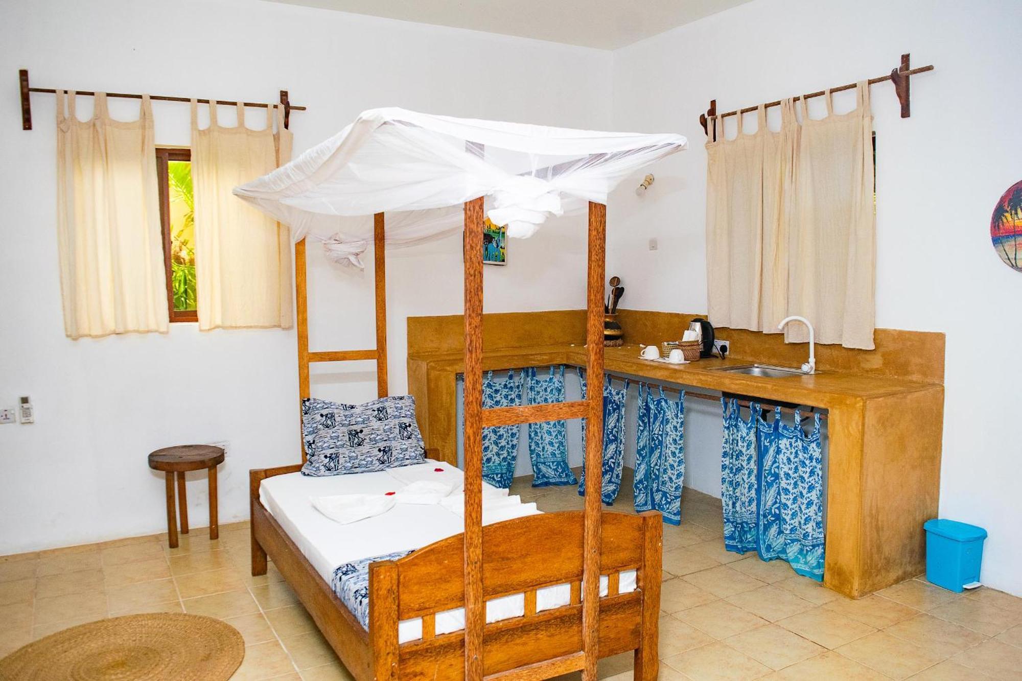 Shamba Village Hotel 5*
