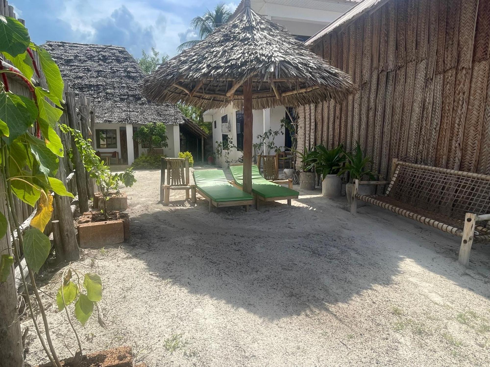 Zanzibar Escape 1&2 *